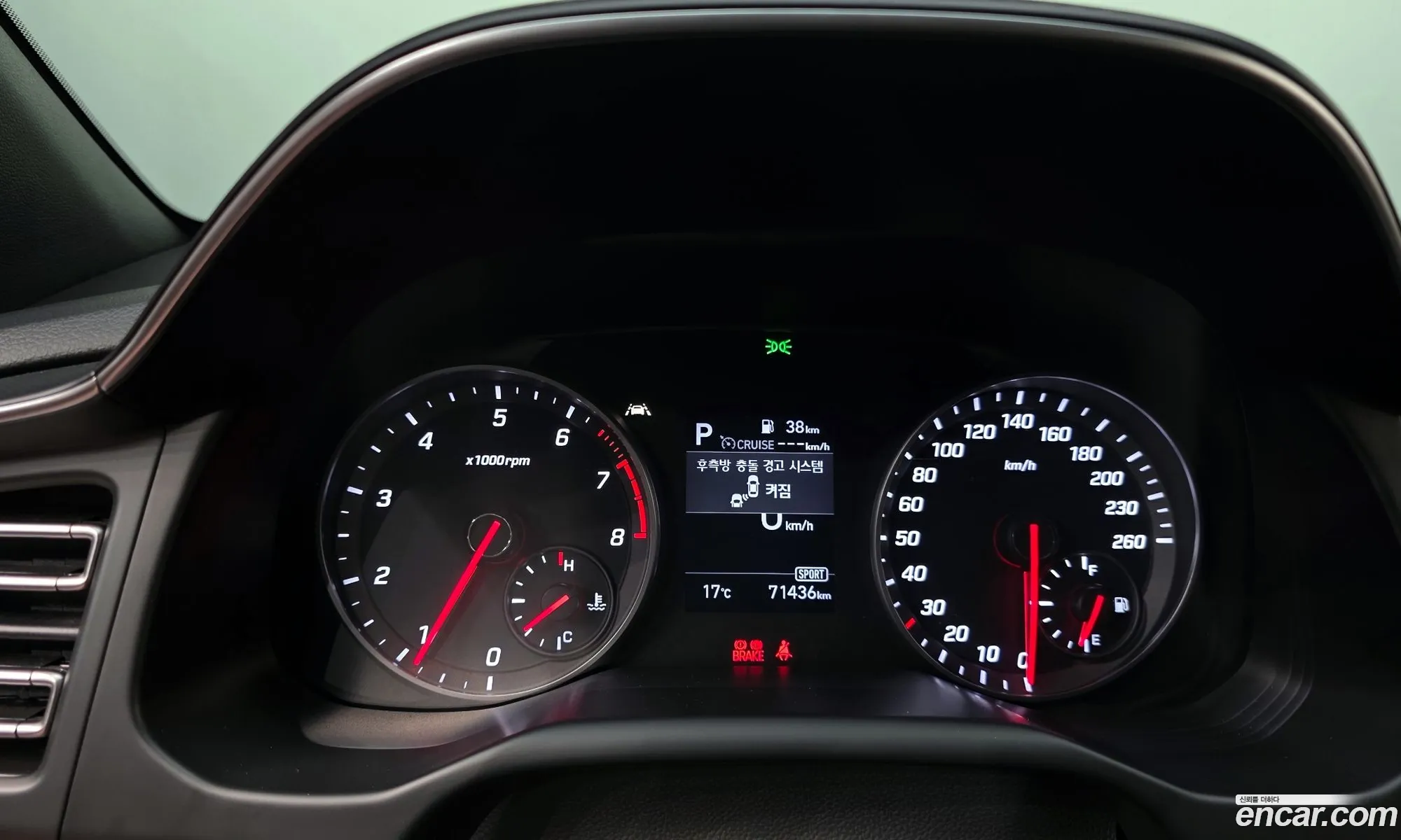 Hyundai Elantra AD 2019 — 12