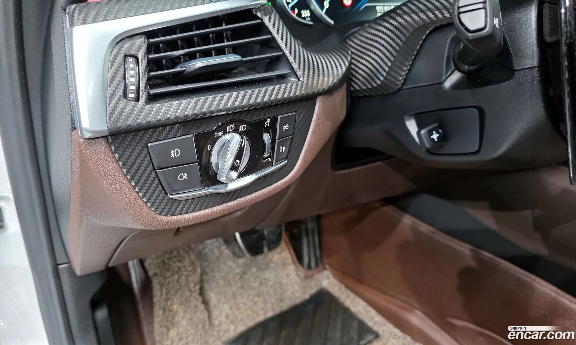 BMW 5 Series 2017 WBAJD9103JWC11784 — 11