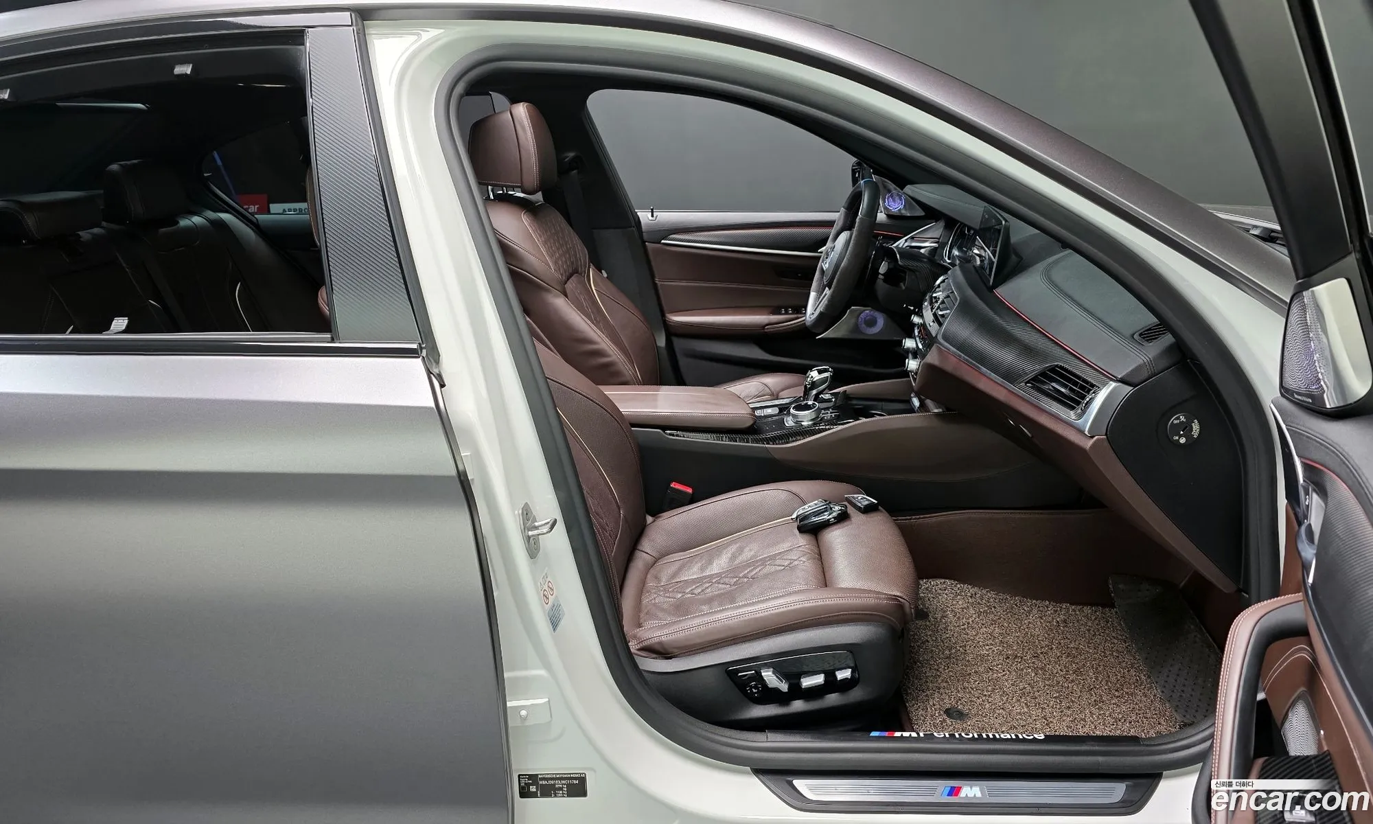 BMW 5 Series 2017 WBAJD9103JWC11784 — 4