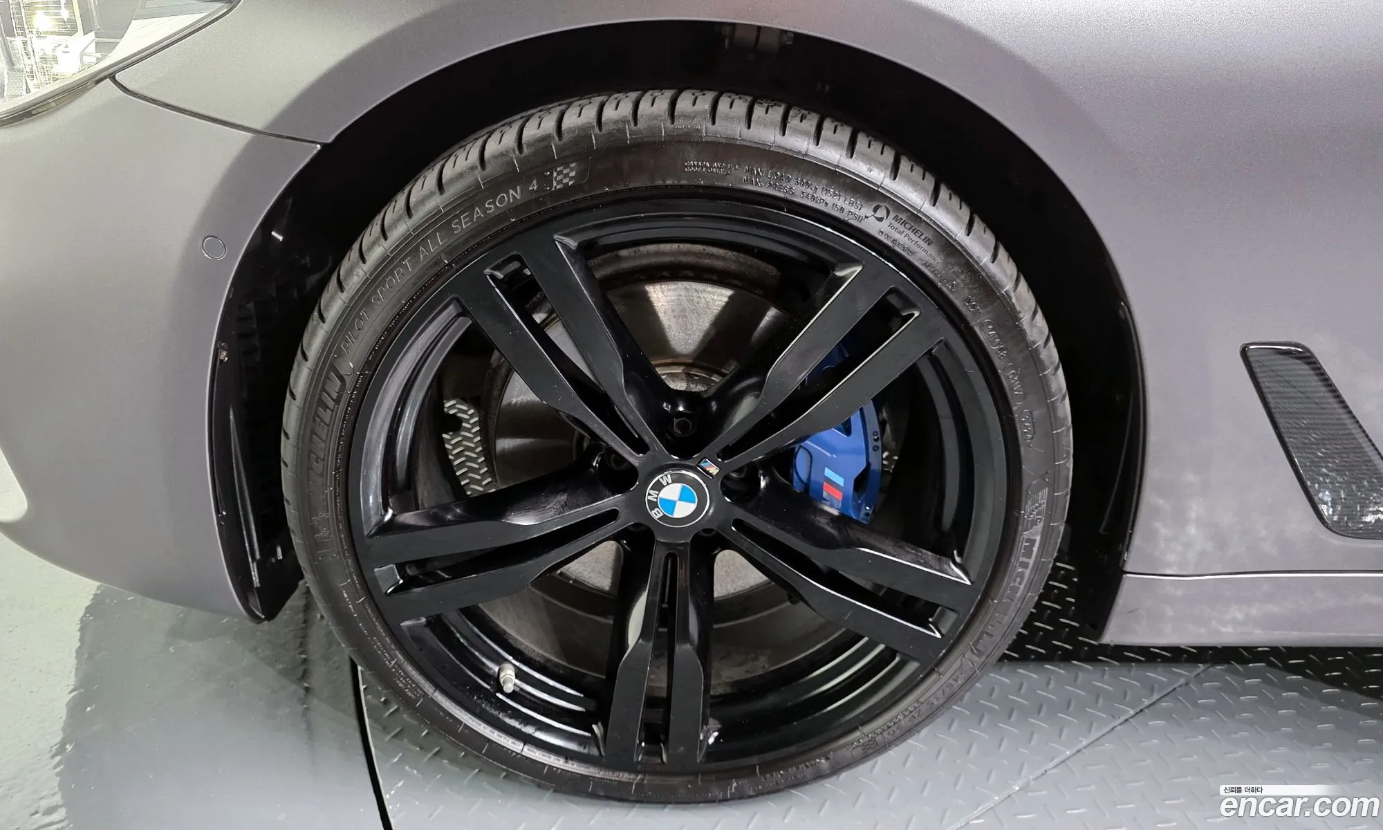 BMW 5 Series 2017 WBAJD9103JWC11784 — 3