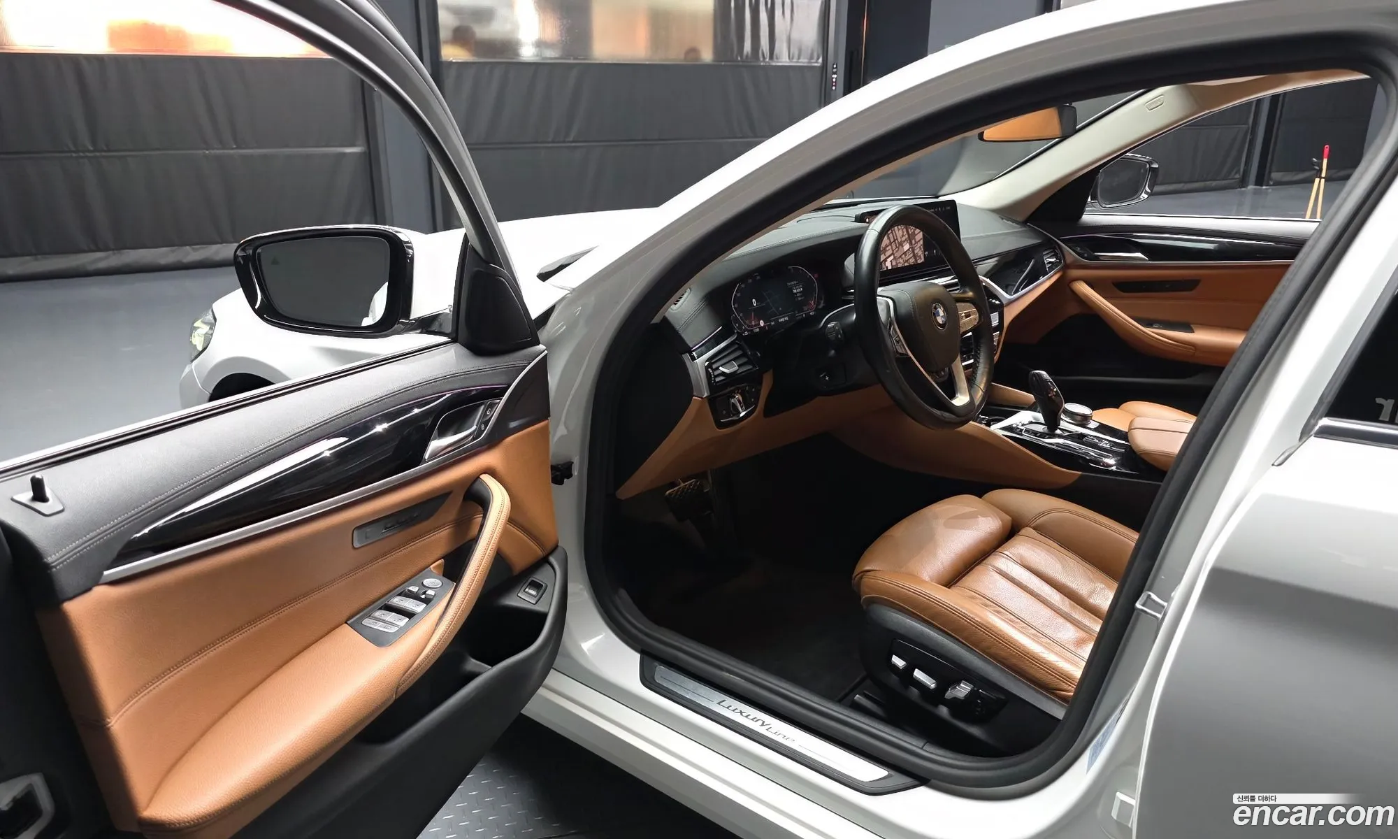 BMW 5 Series 2022 WBA11BH07NWX57822 — 7