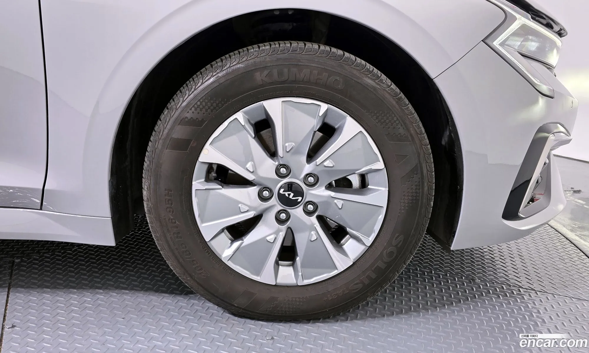 Kia K5 Hybrid 2025 — 4
