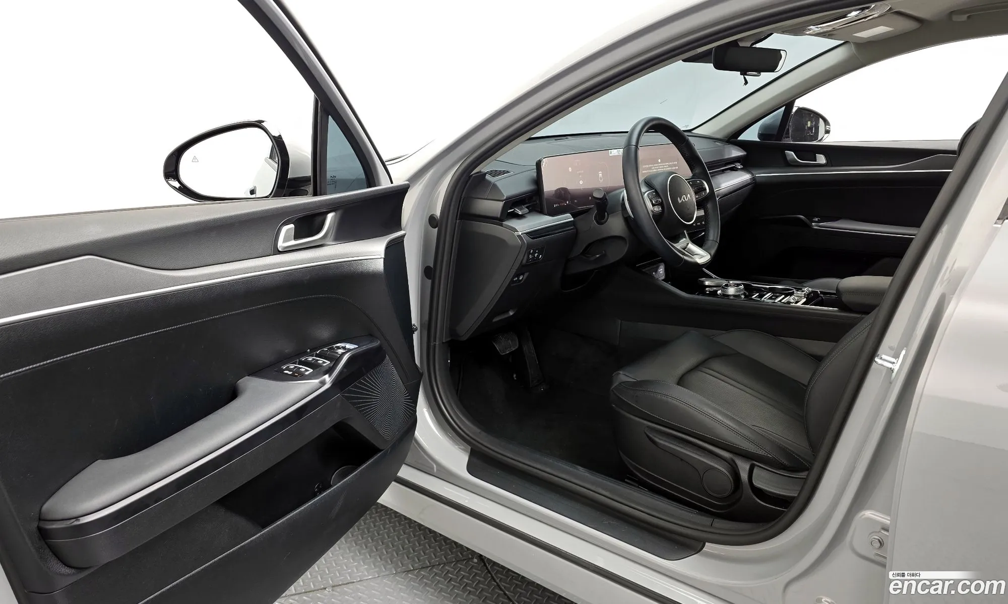 Kia K5 Hybrid 2025 — 15