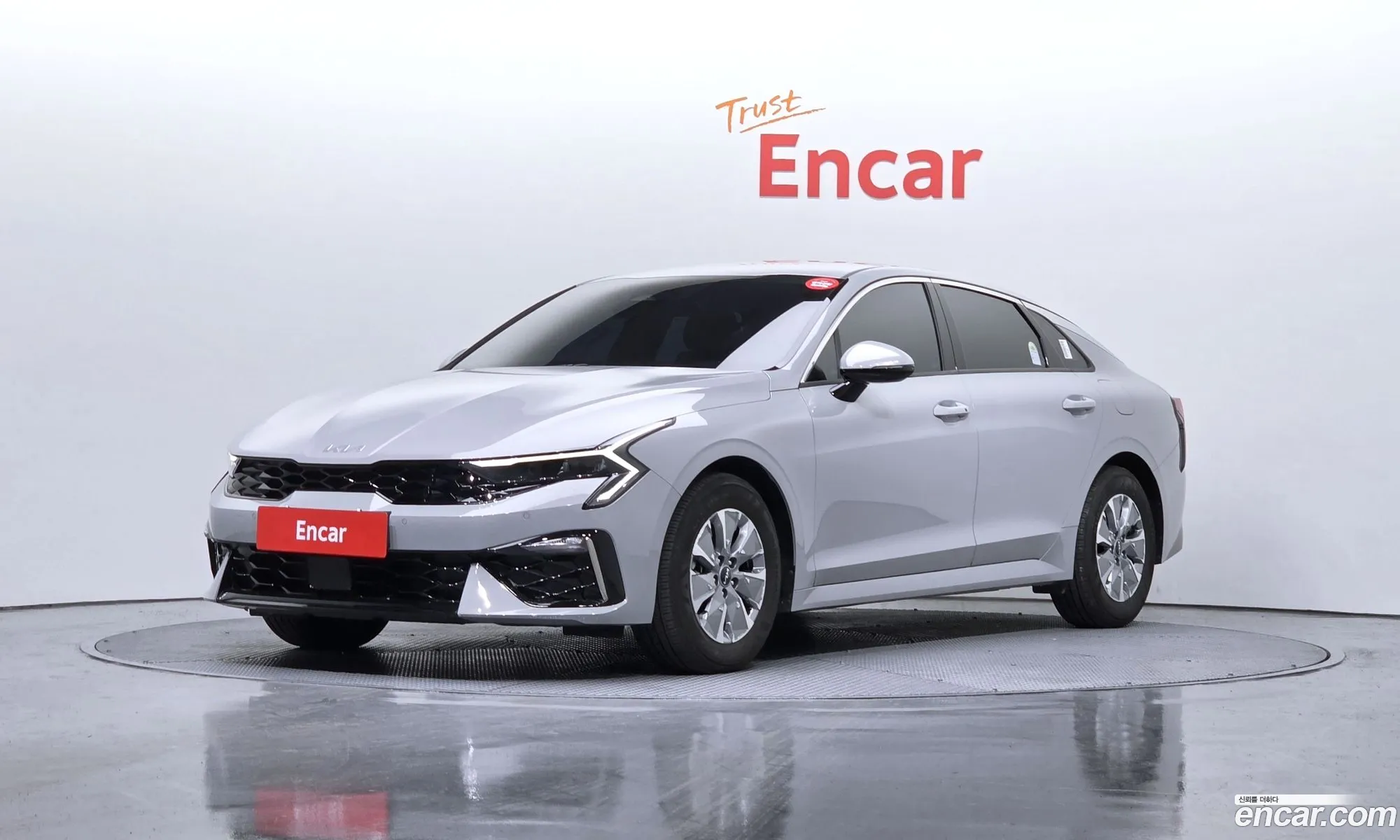 Kia K5 Hybrid 2025 — 10