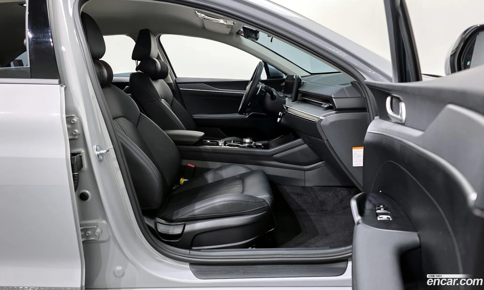 Kia K5 Hybrid 2025 — 8