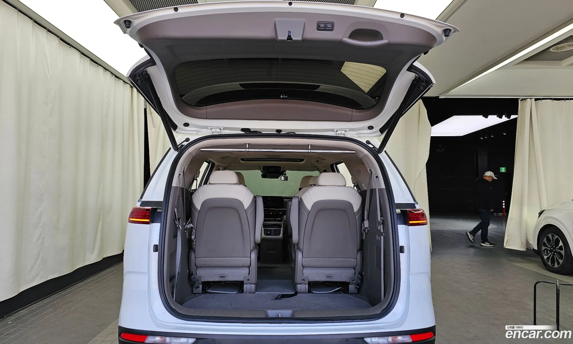 Kia Carnival 2021 — 5