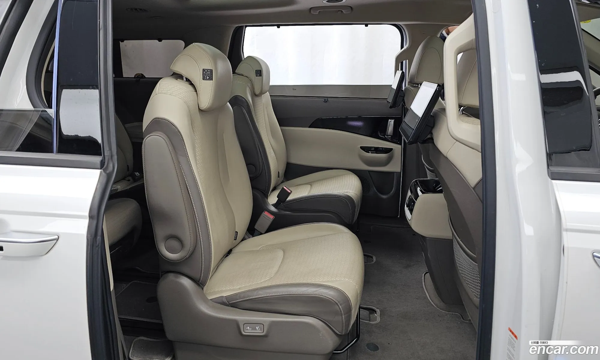 Kia Carnival 2021 — 8