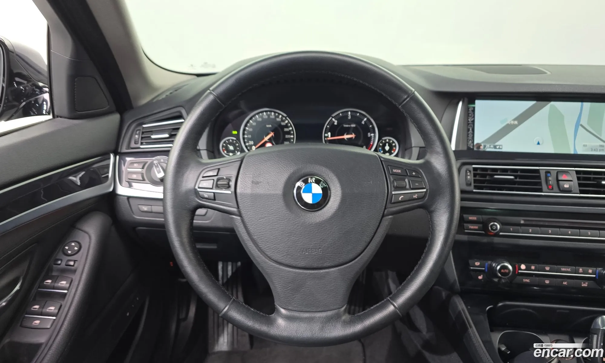 BMW 5 Series 2016 WBA5E7109GG158902 — 11