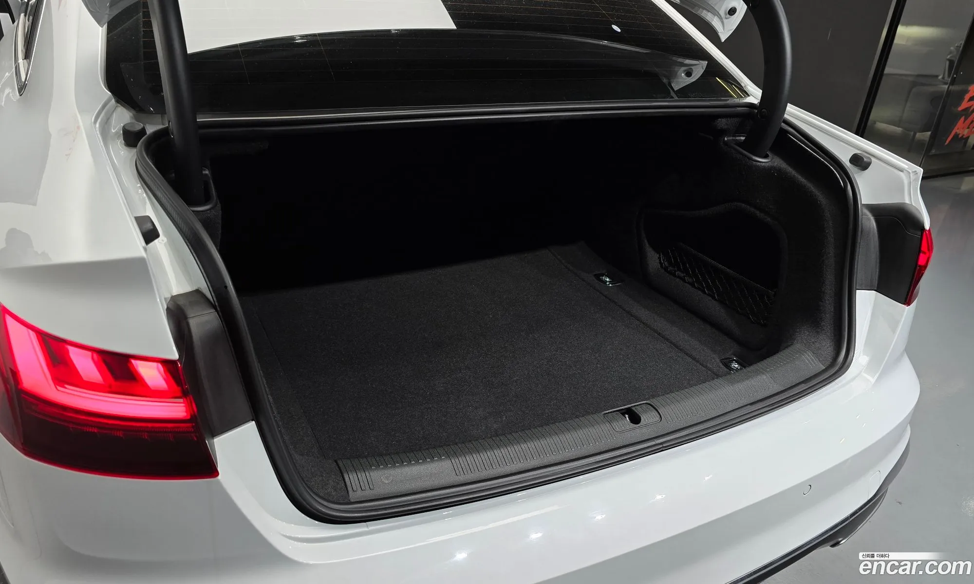 Audi A4 2021 WAUZZZF40MN014966 — 3