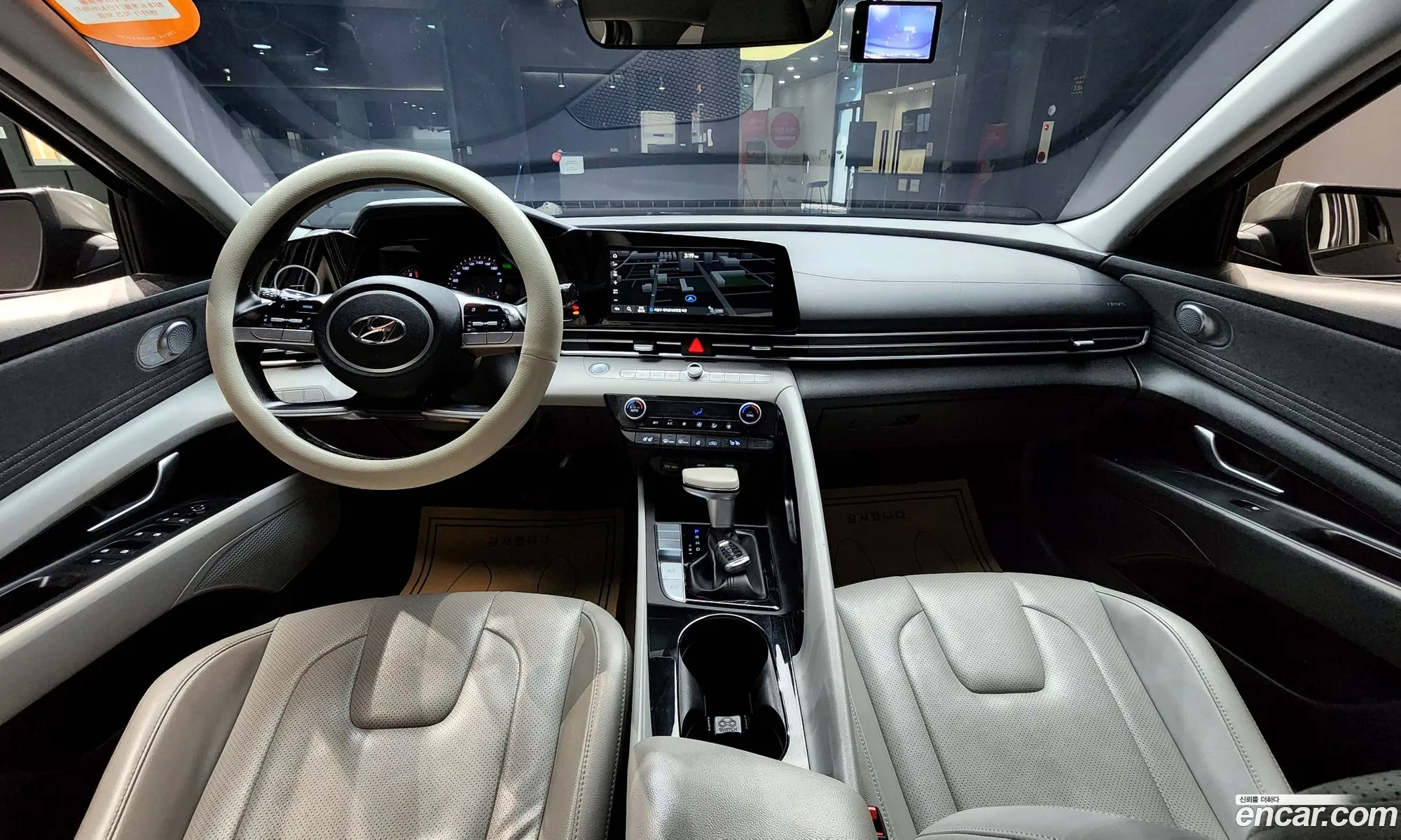 Hyundai Elantra 2020 — 17