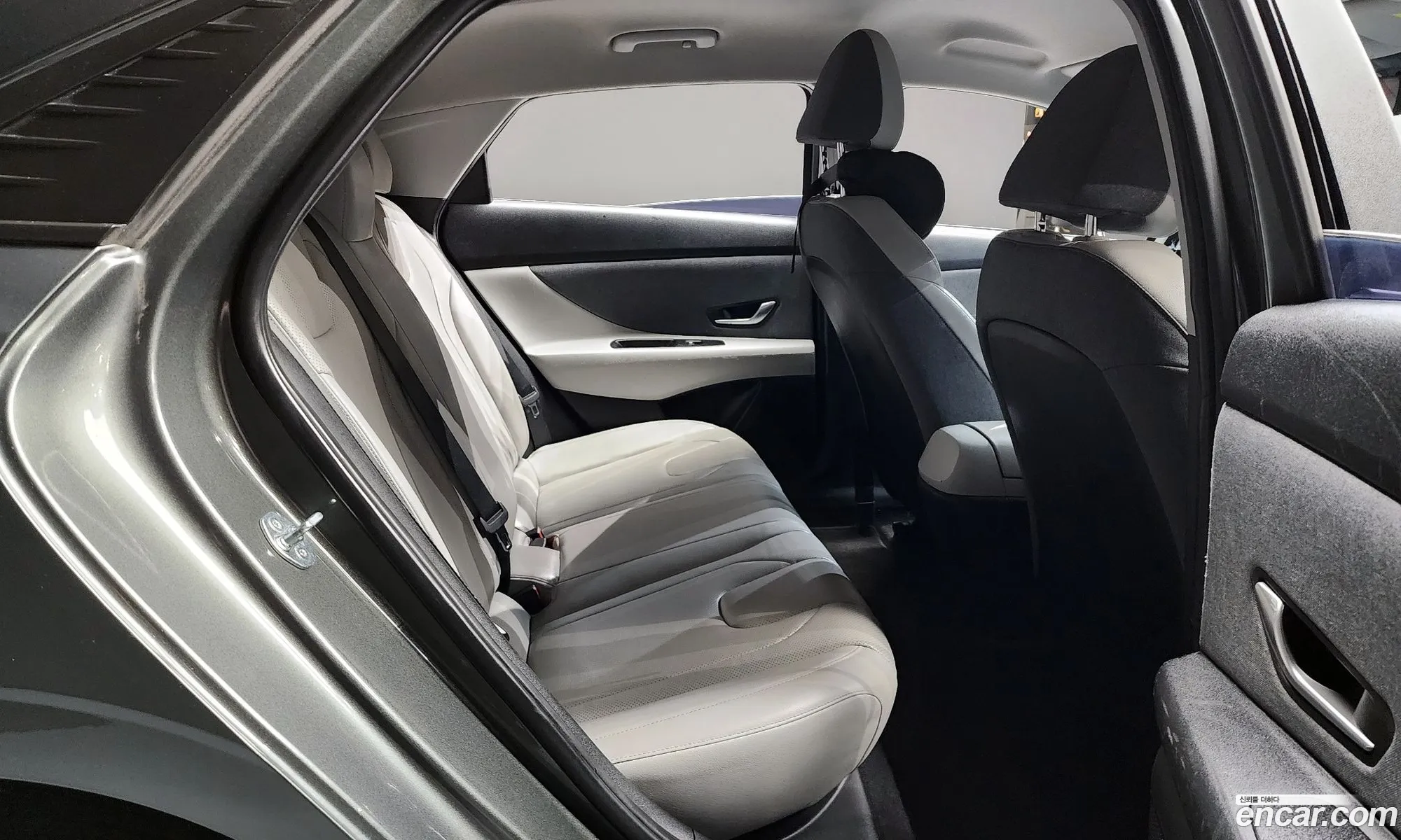 Hyundai Elantra 2020 — 13