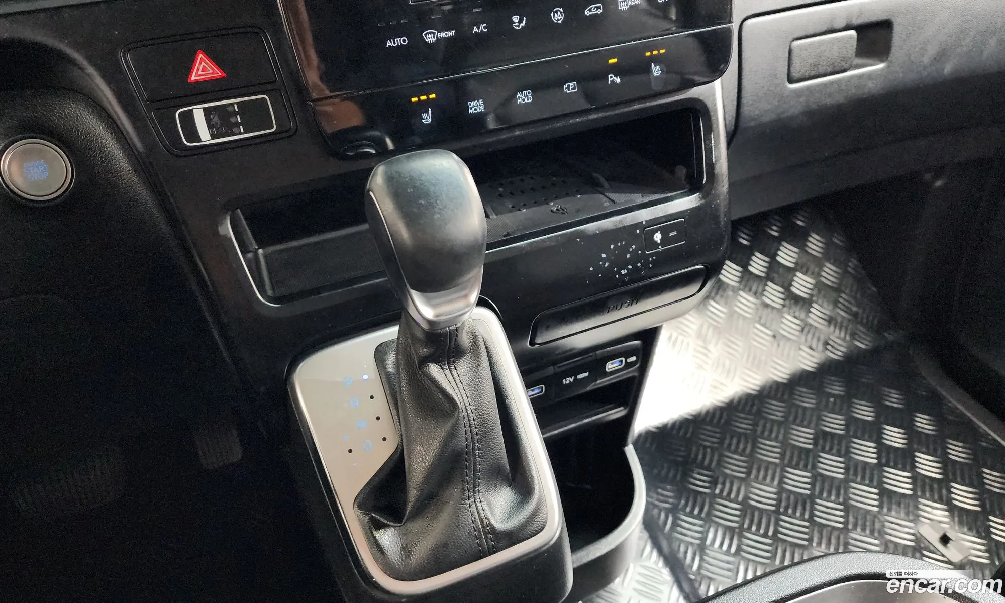 Hyundai Staria 2022 — 3