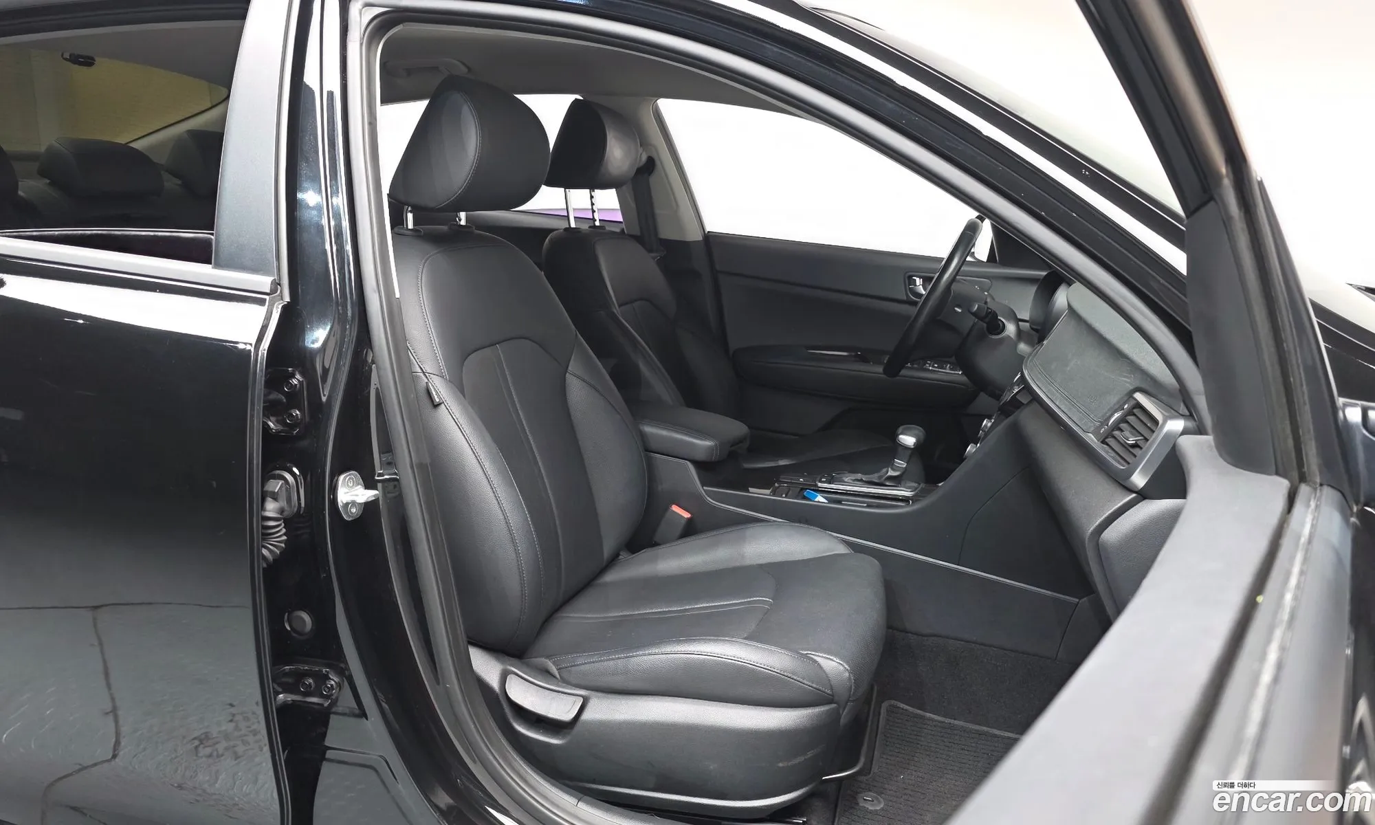 Kia K5 2015 KNAGX411BGA019253 — 19