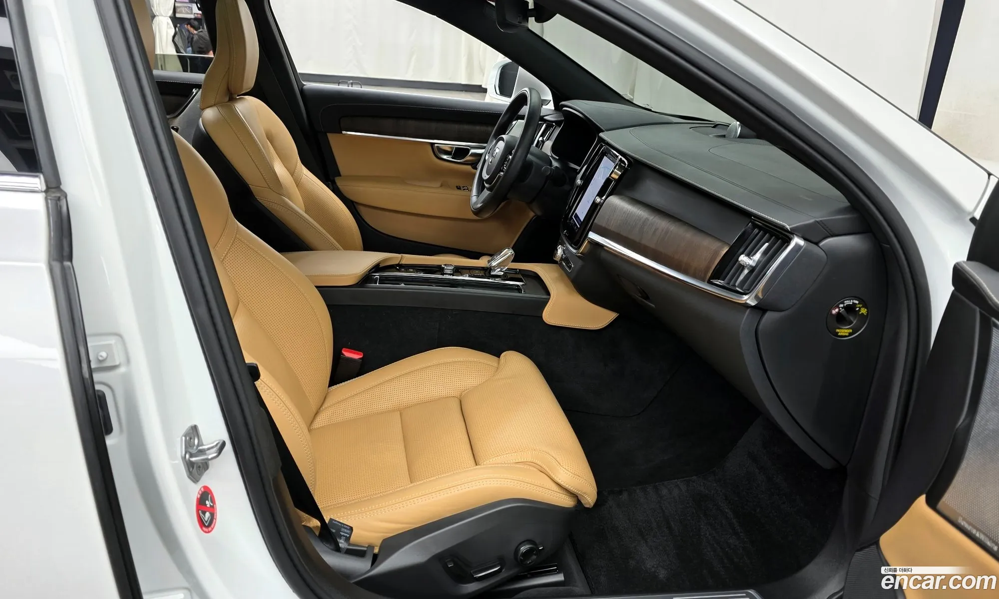 Volvo S90 2021 LVYPTL12DNP256588 — 18