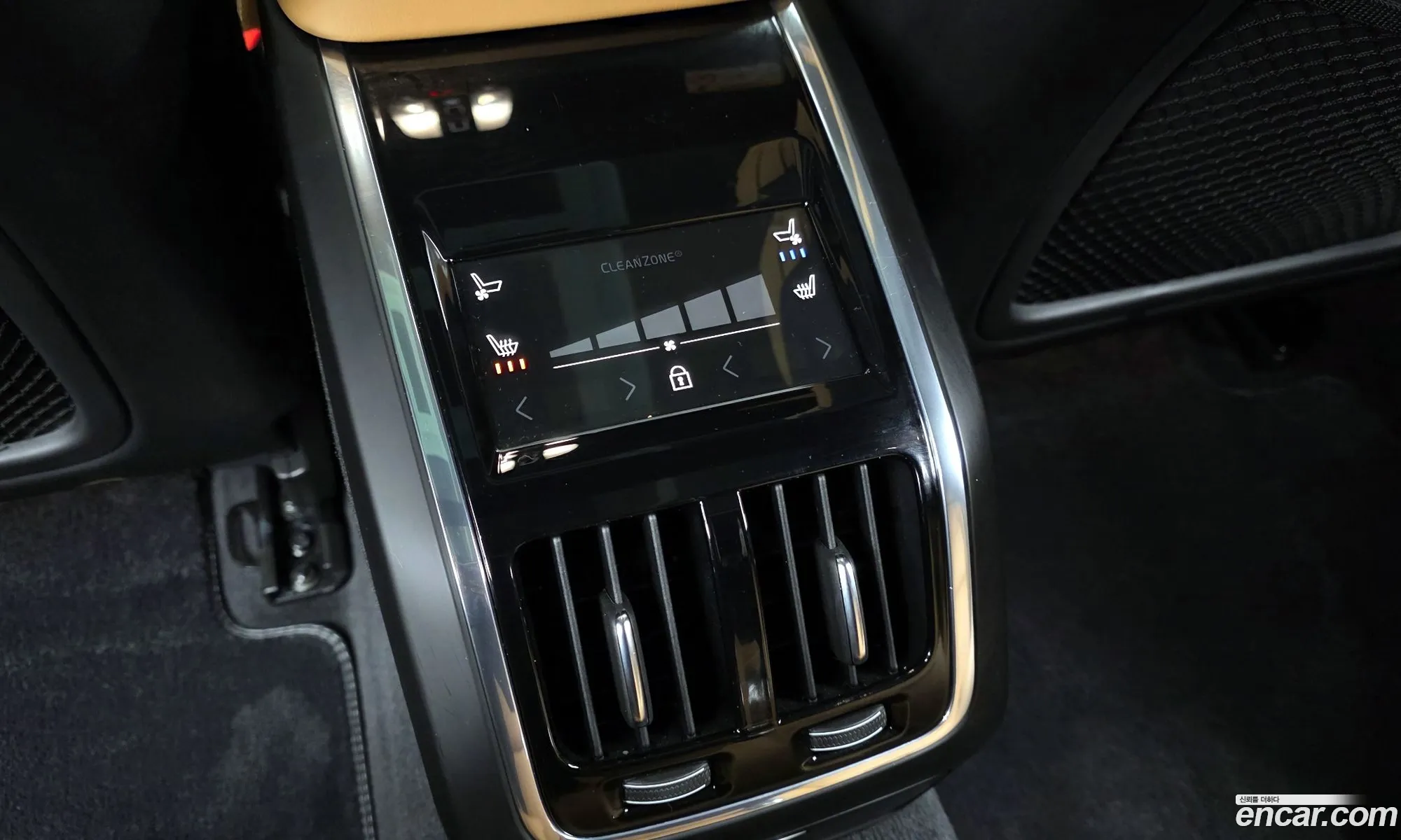 Volvo S90 2021 LVYPTL12DNP256588 — 8