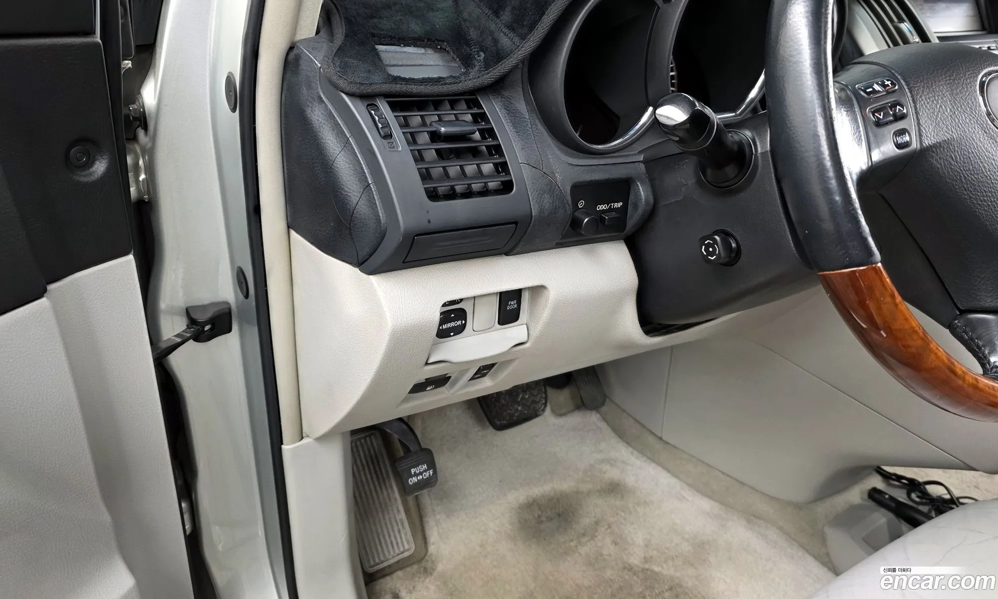 Lexus RX330 2004 2T2HA31U34C036016 — 2