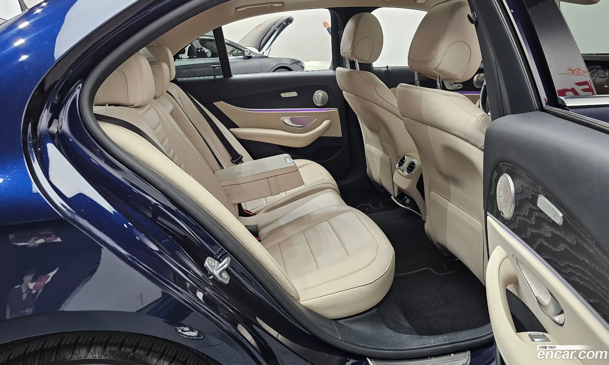 Mercedes-Benz E-Class W213 2017 WDDZF0EB4HA163973 — 4