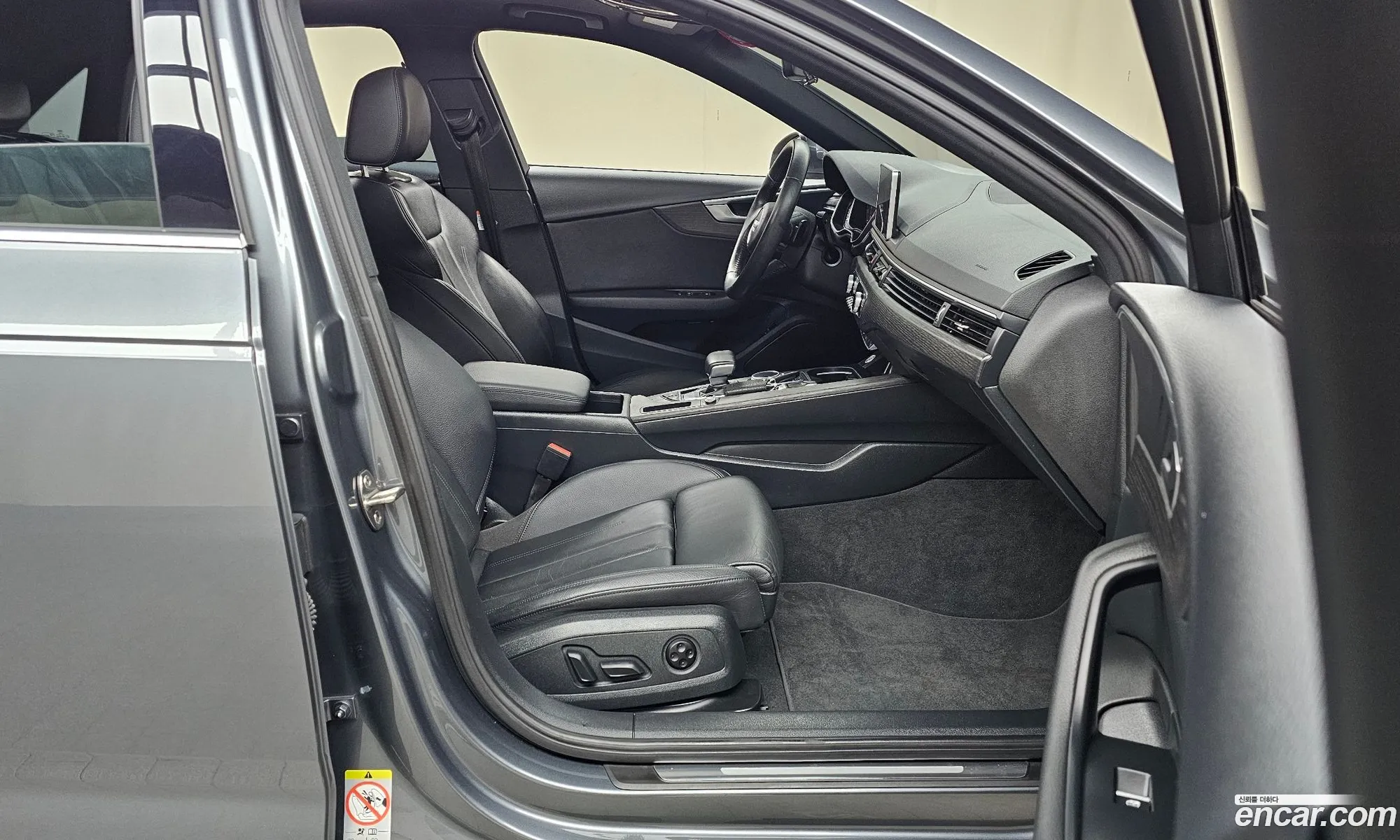 Audi A4 2019 WAUZZZF45KA125534 — 16