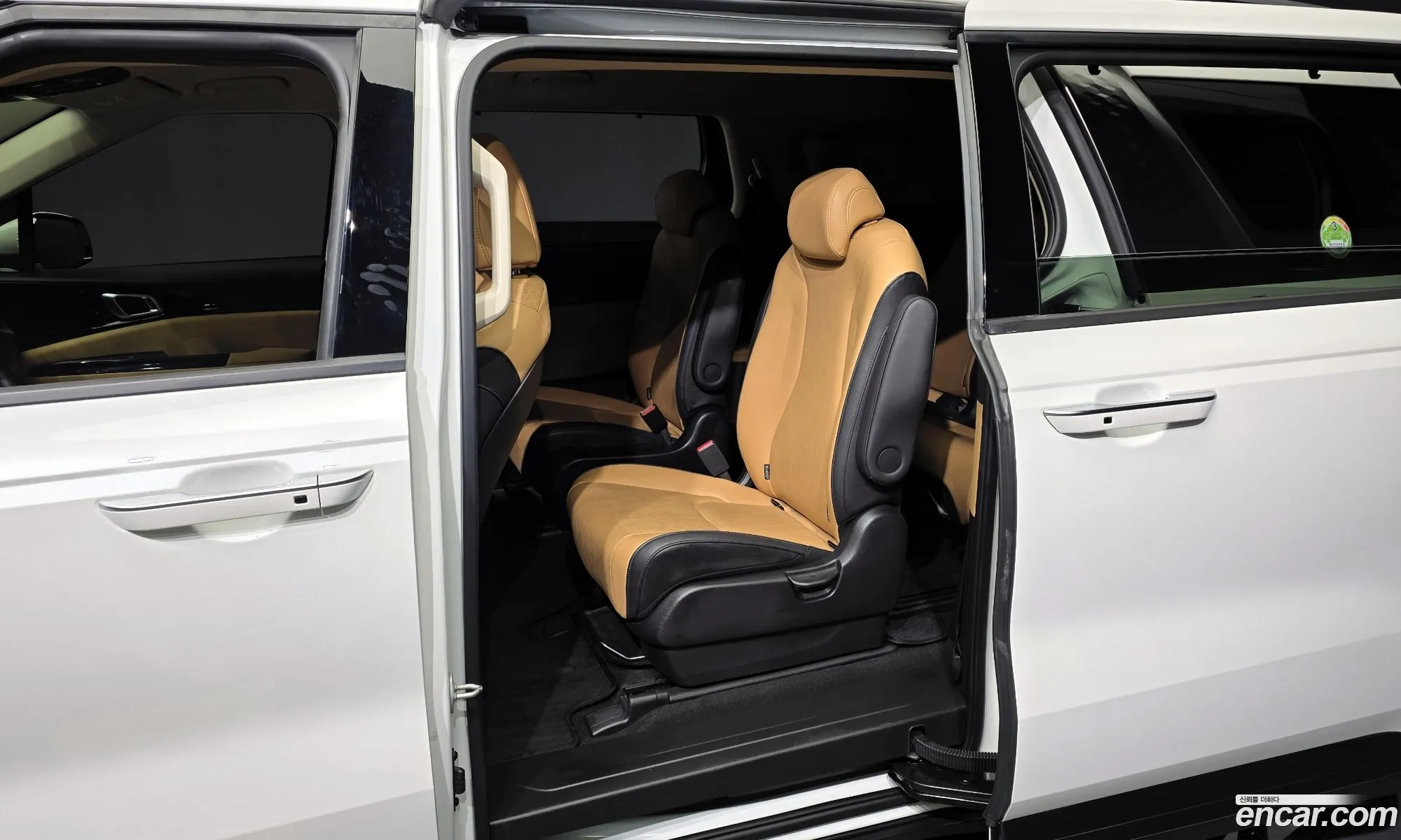 Kia Carnival 2022 — 16