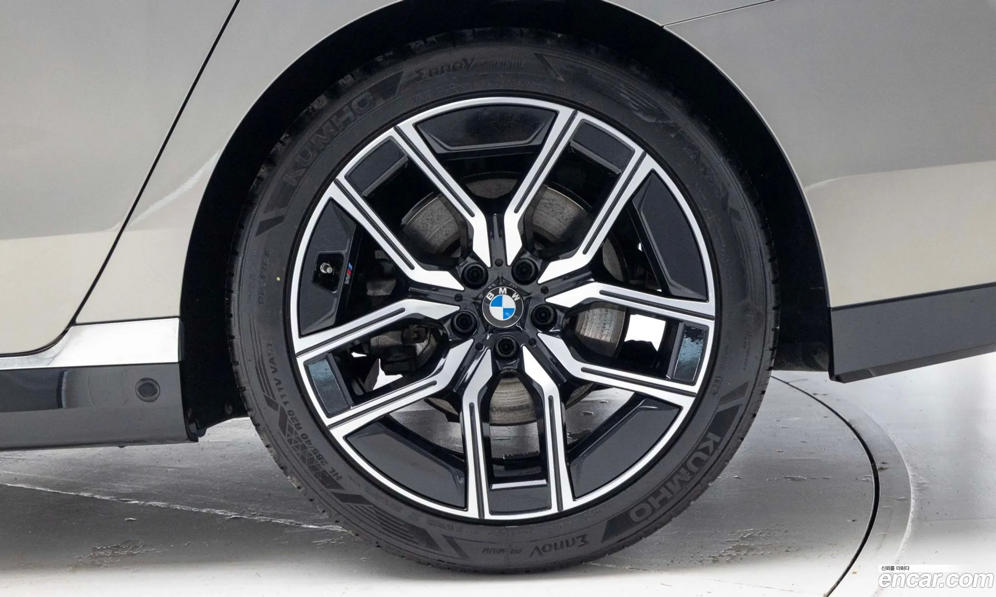 BMW 7 Series 2024 — 12