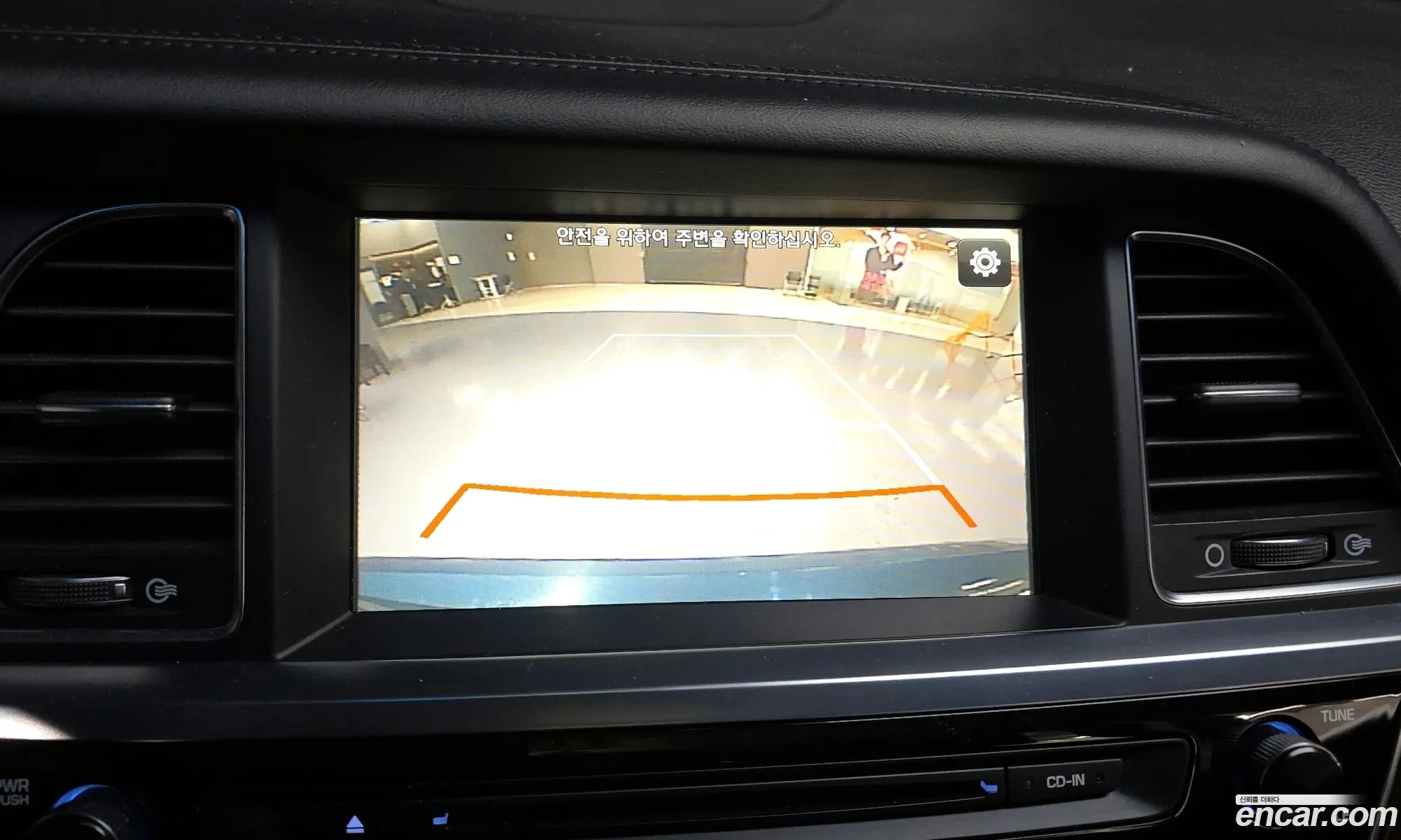 Hyundai Aslan 2015 — 16