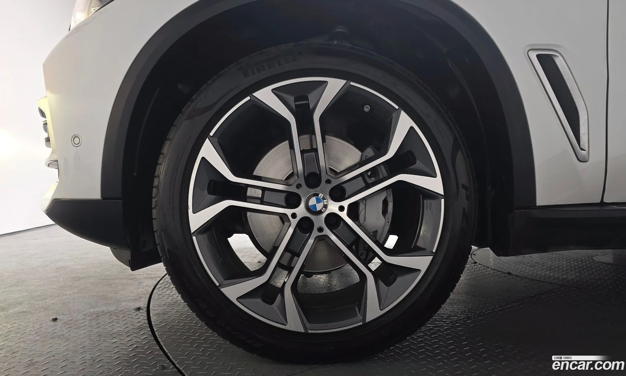 BMW X5 2023 WBAJU8104P9R30914 — 9