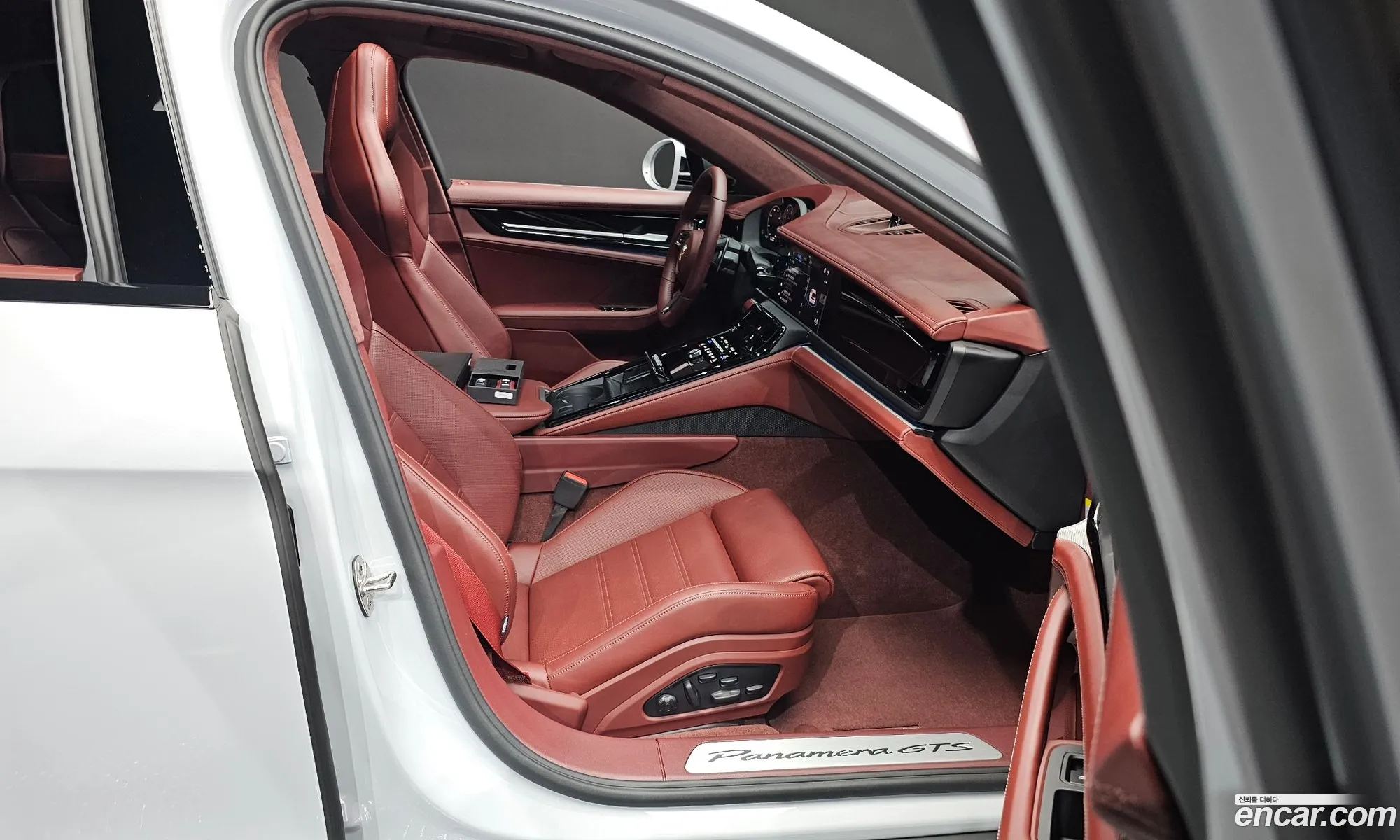 Porsche Panamera 2025 WP0AG2YA6SL070287 — 16