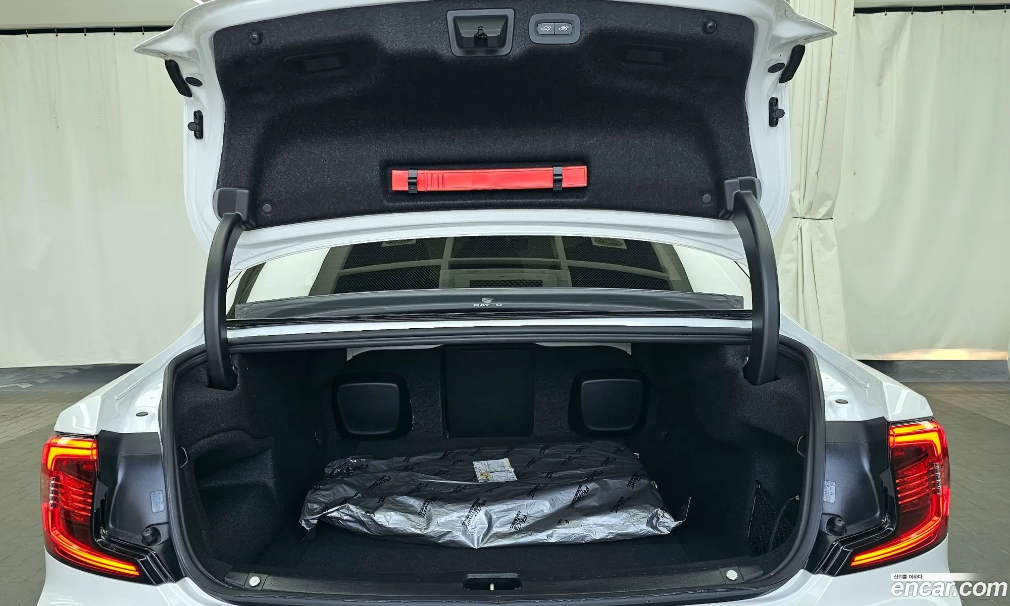 Volvo S90 2023 LVYPTL128PP334715 — 16