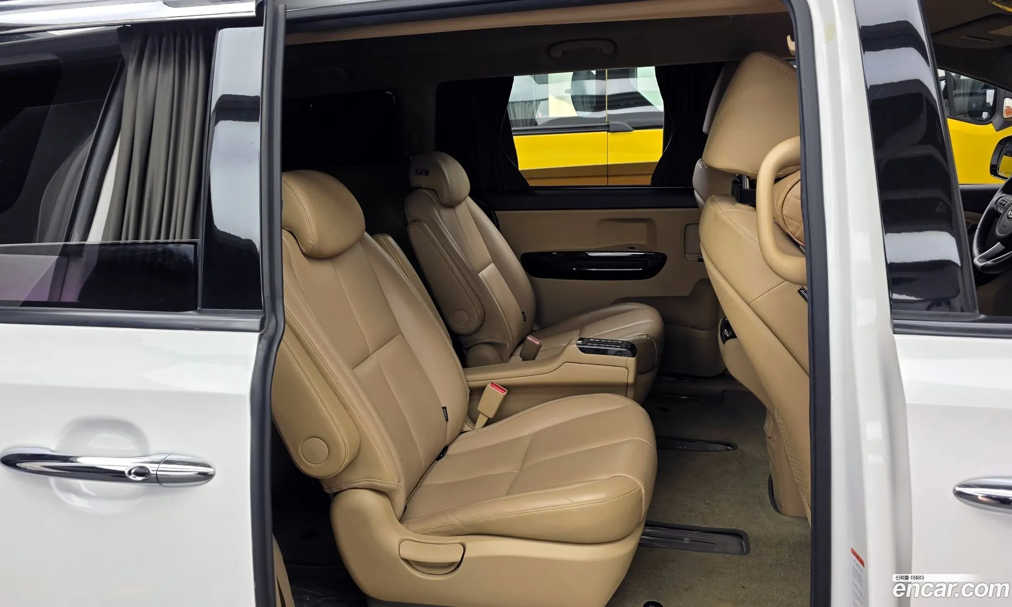 Kia Carnival 2019 — 4