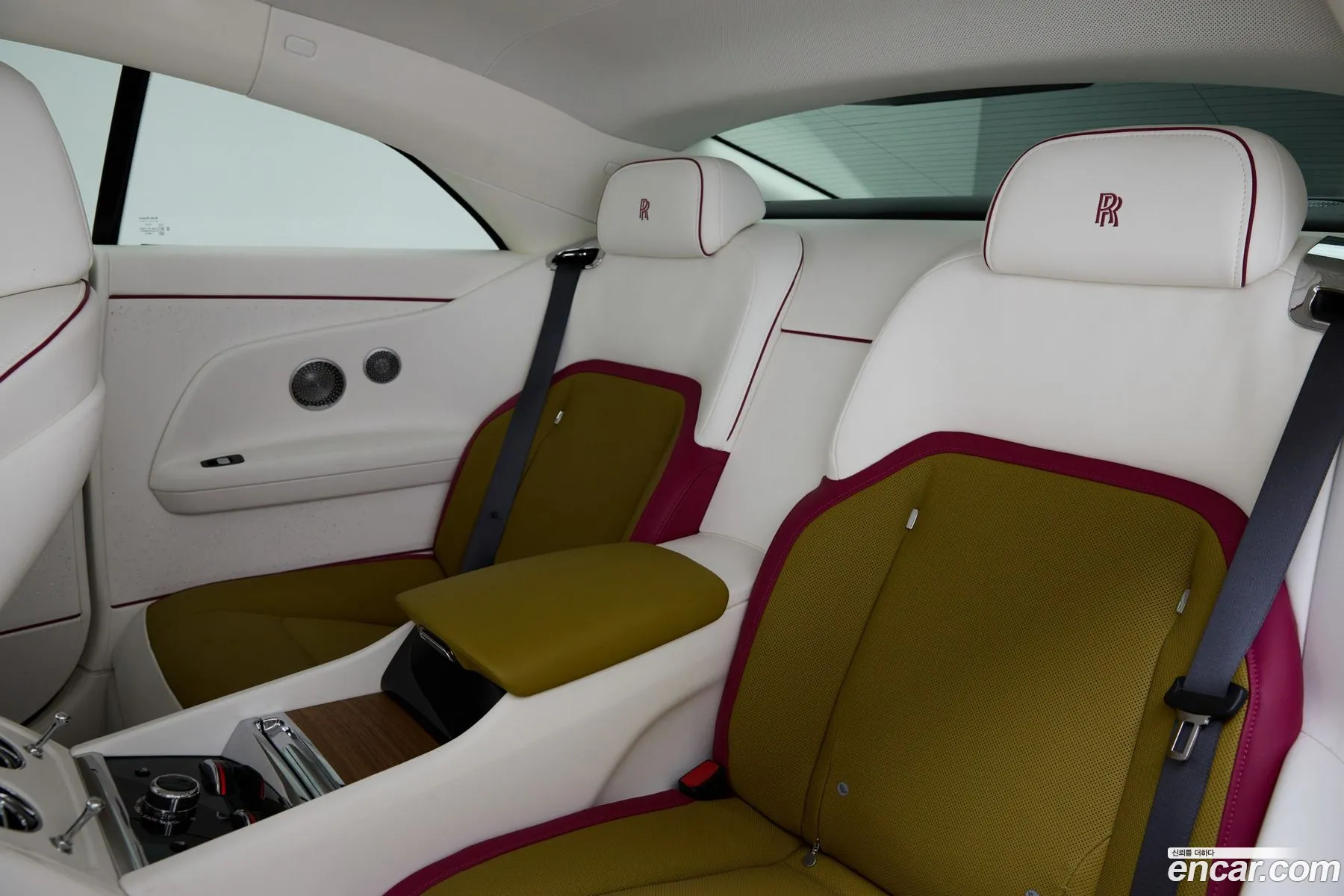 Rolls-Royce Spectre 2024 — 12