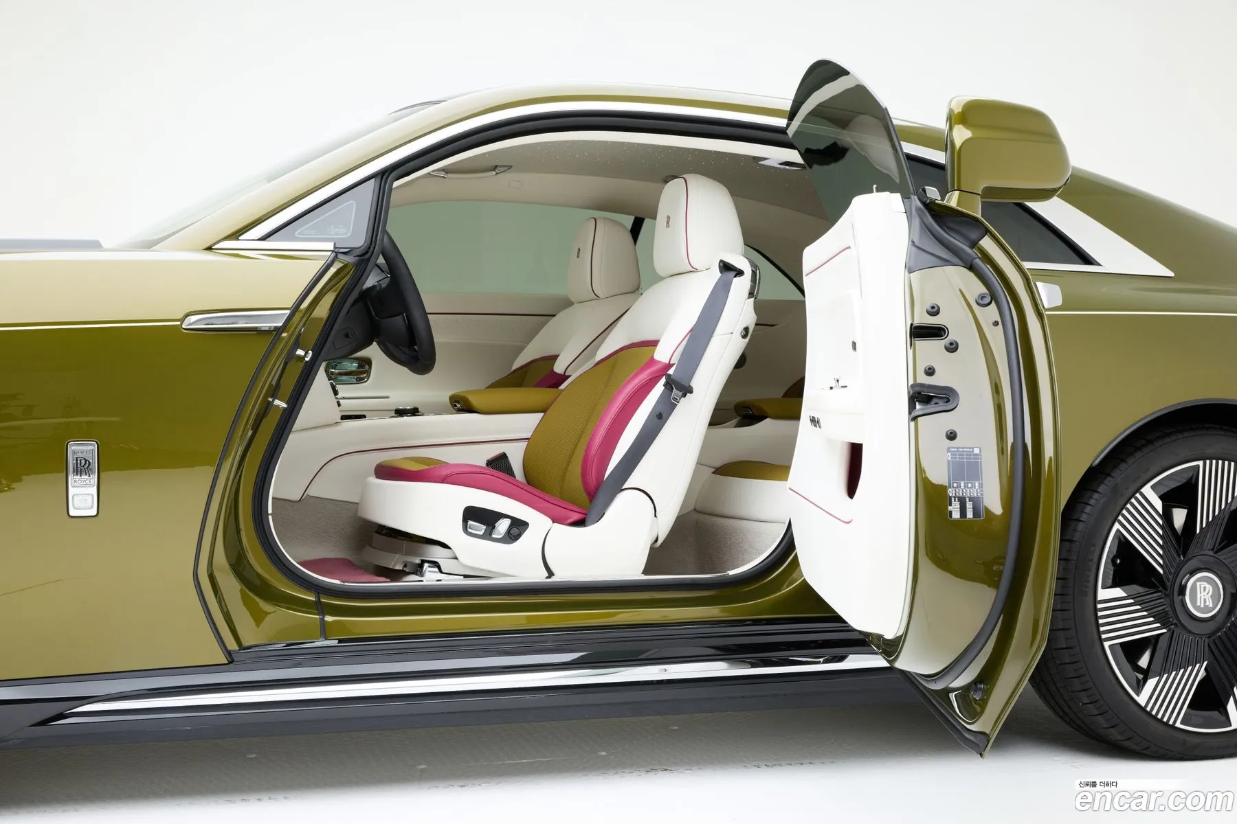 Rolls-Royce Spectre 2024 — 8