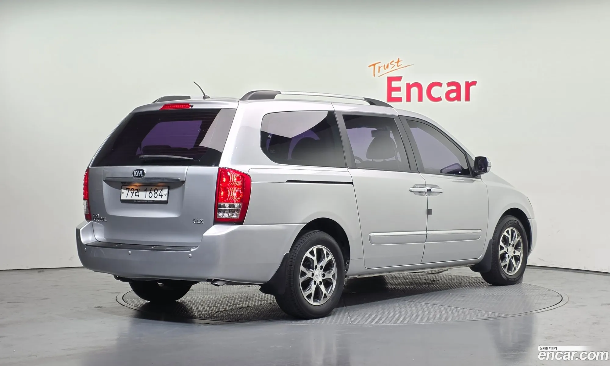 Kia Carnival R 2014 — 20
