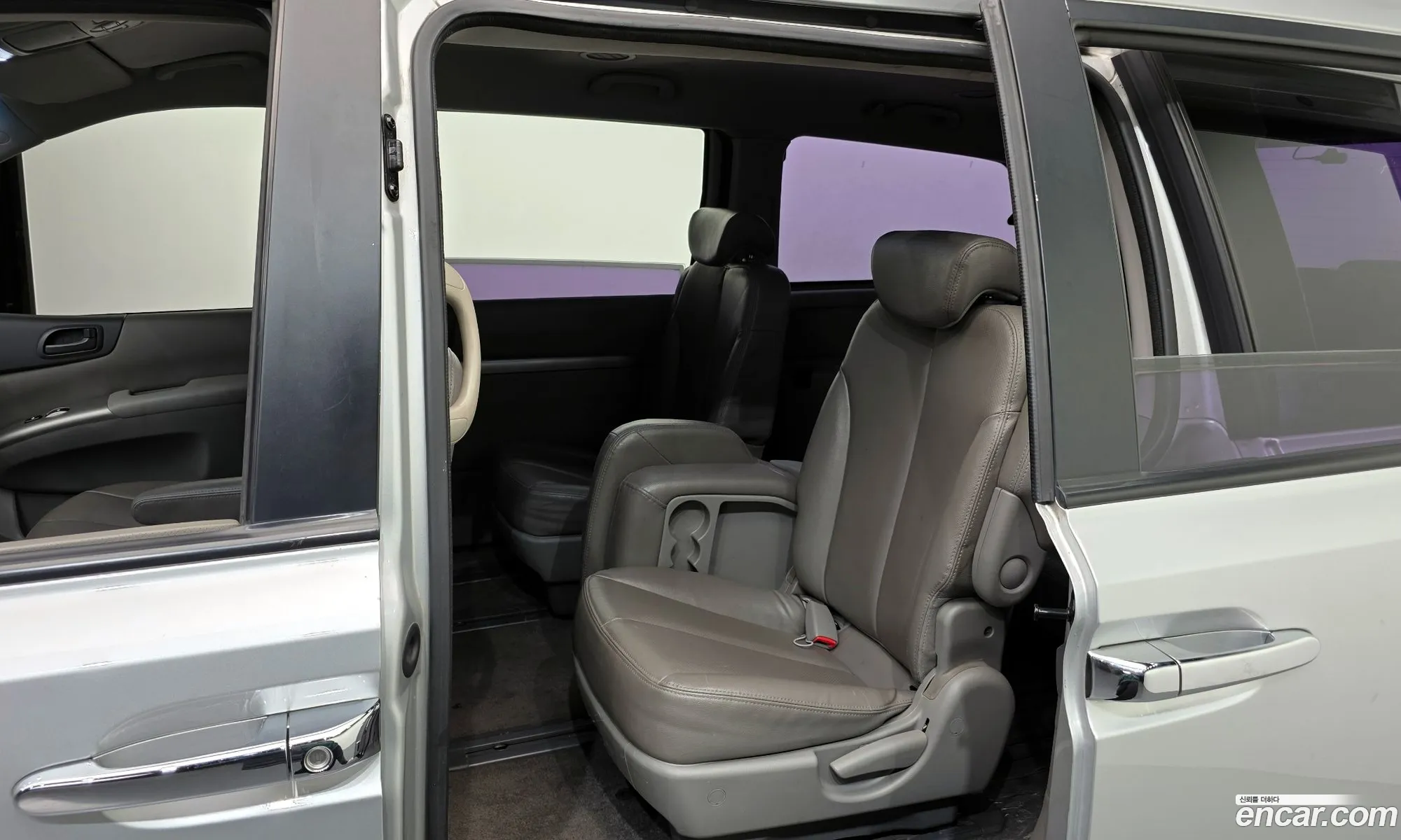 Kia Carnival R 2014 — 17