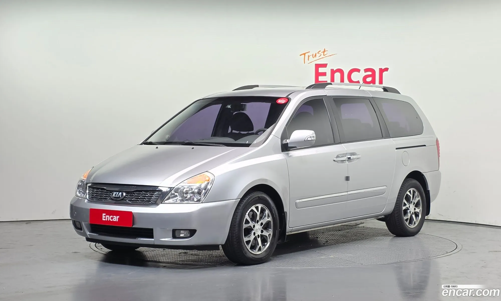 Kia Carnival R 2014 — 18