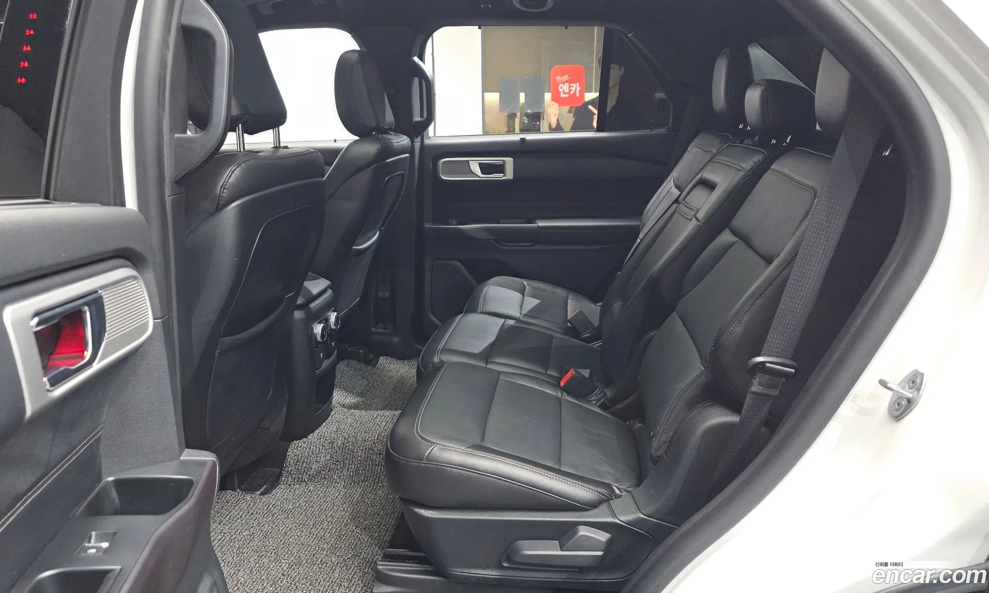 Ford Explorer 6th Gen 2020 1FMSK8FHXLGA96354 — 11