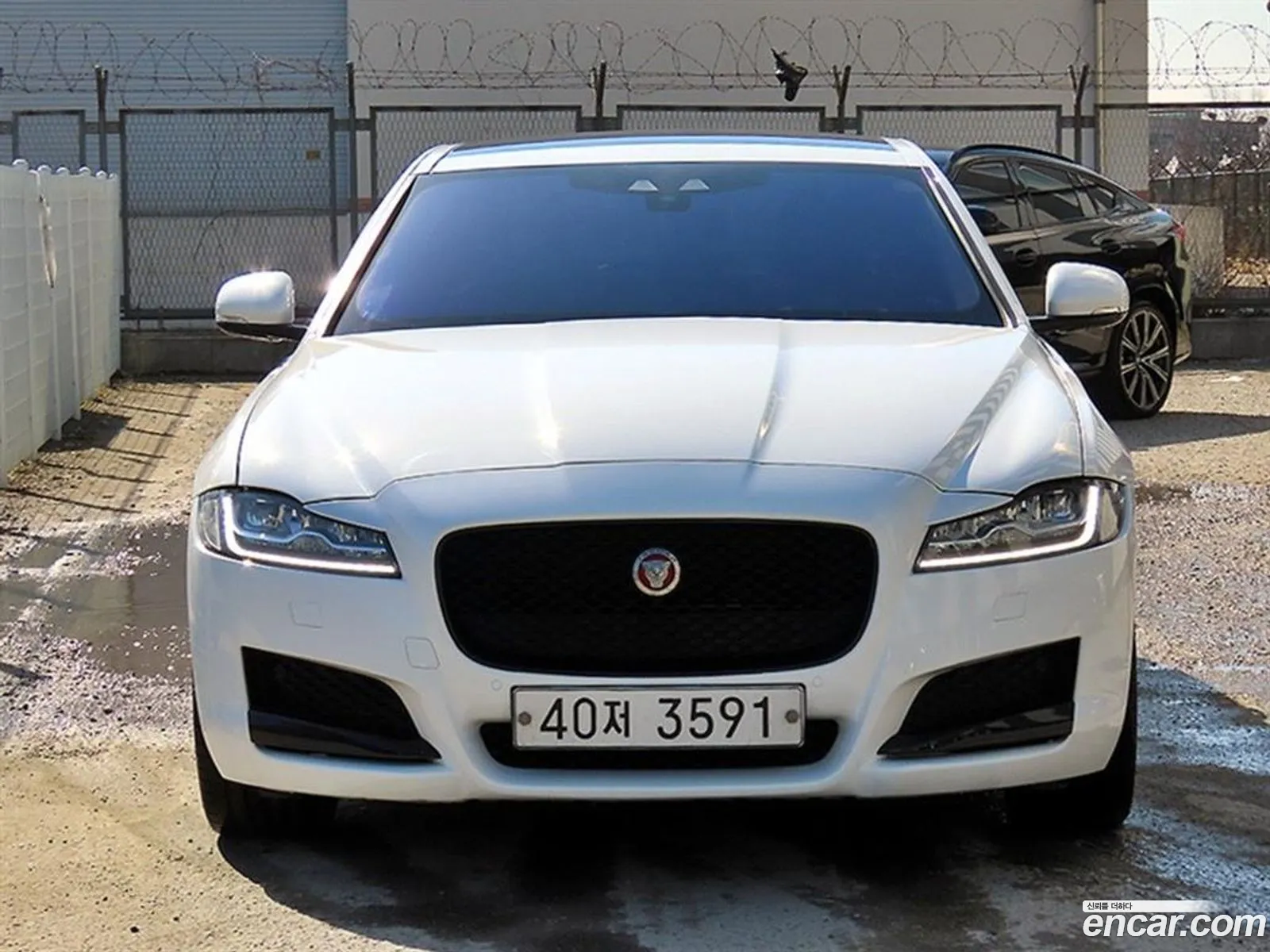 Jaguar XF 2018 — 15