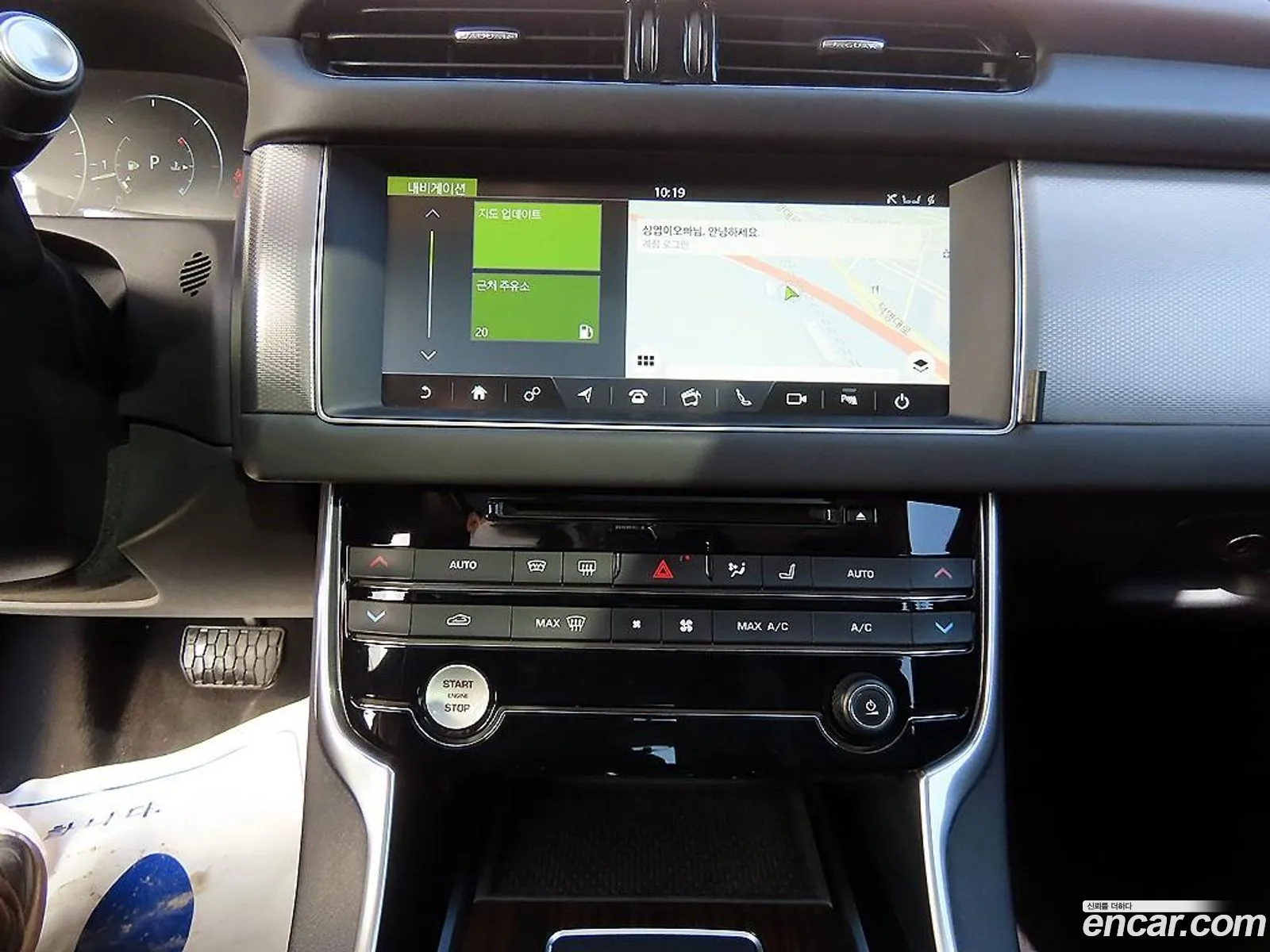 Jaguar XF 2018 — 19