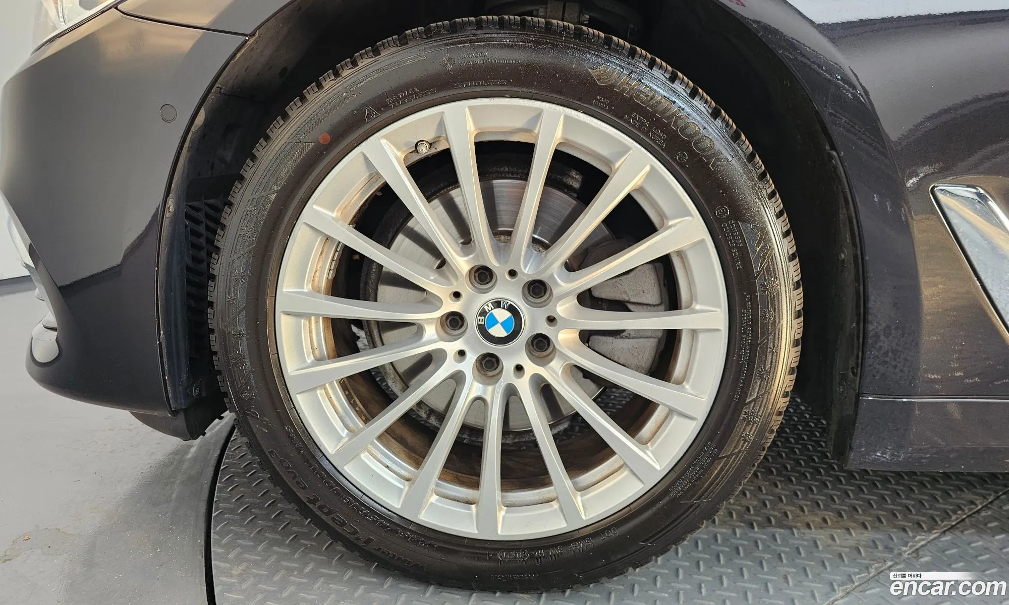 BMW 5 Series 2019 WBAJK9109LCD10040 — 19
