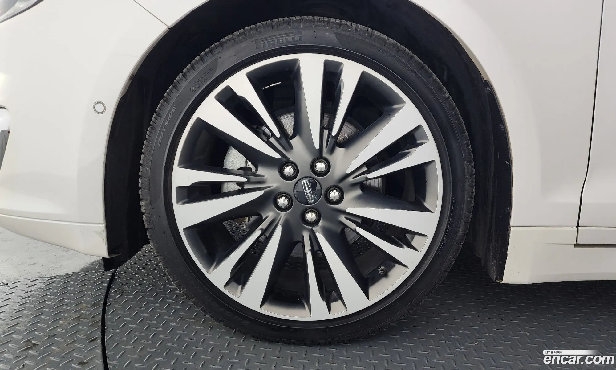 Lincoln MKZ 2020 — 7