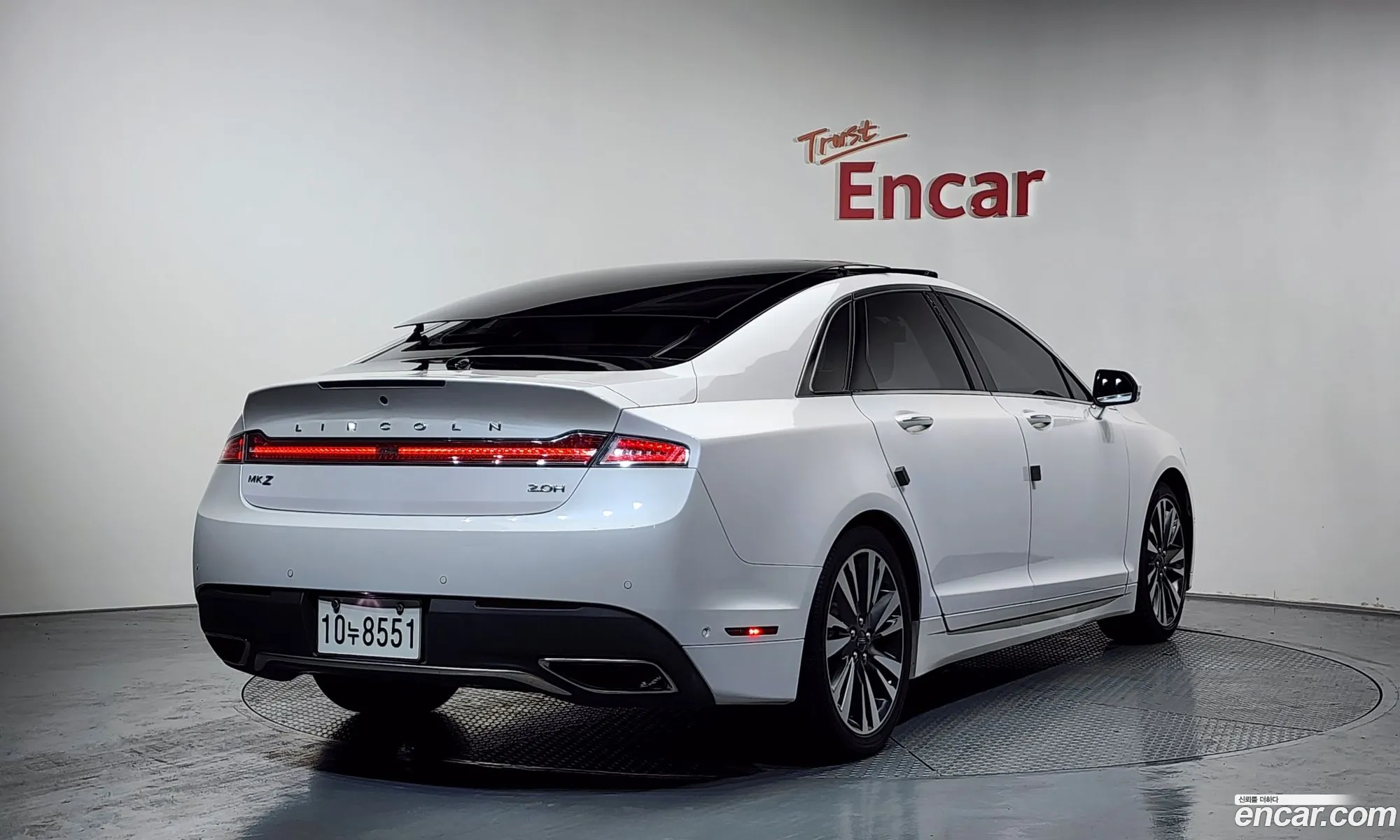 Lincoln MKZ 2020 — 10