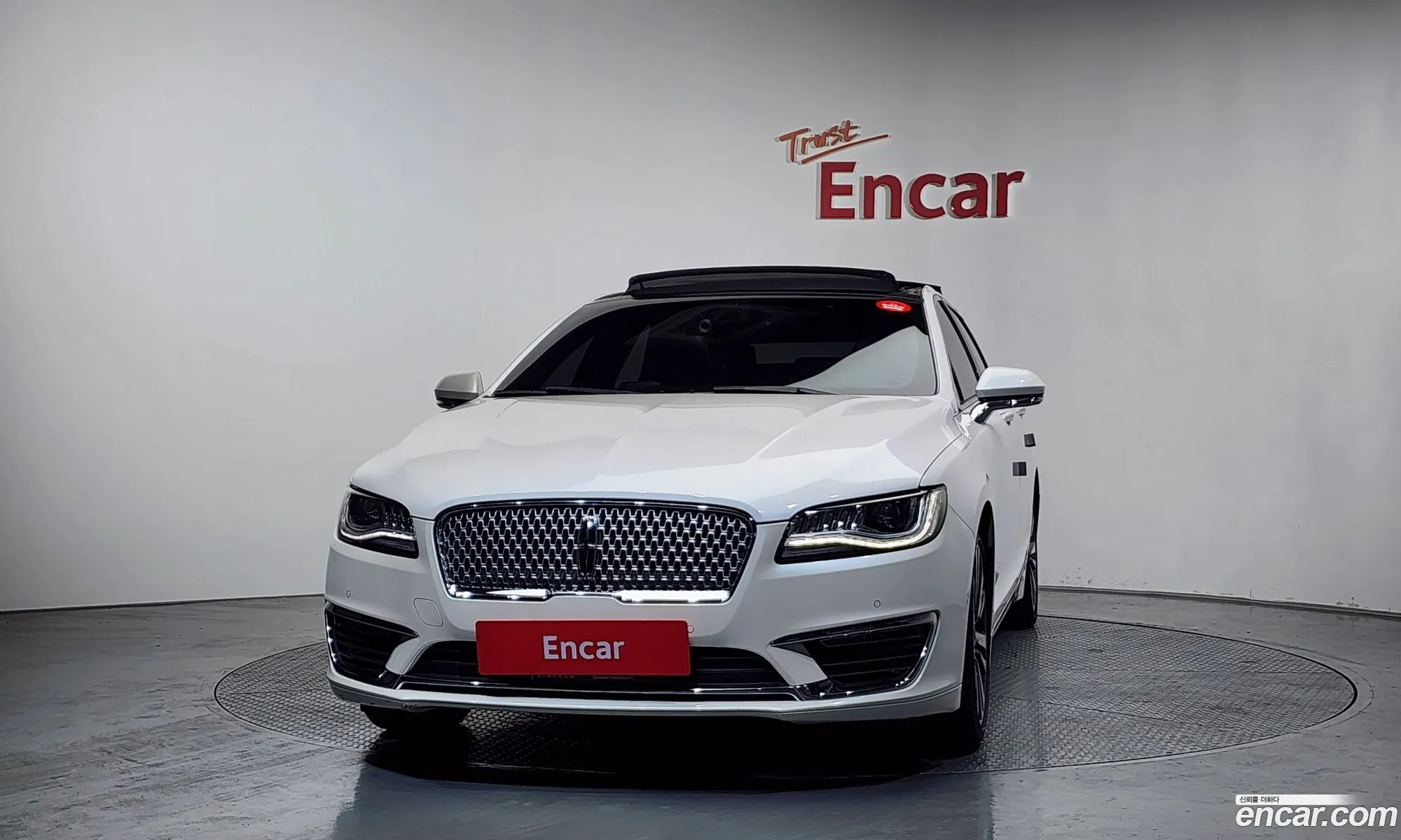 Lincoln MKZ 2020 — 17