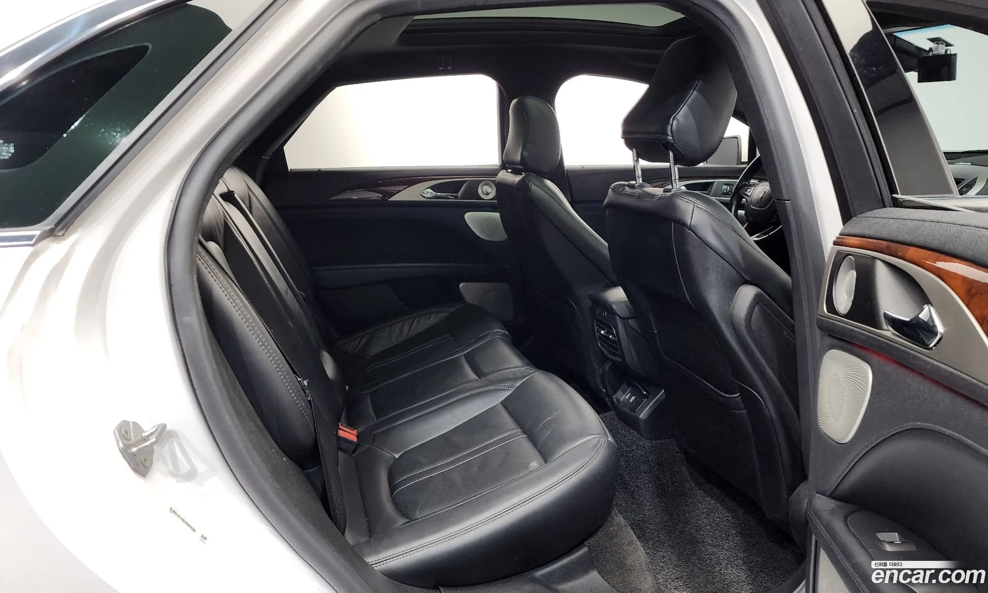 Lincoln MKZ 2020 — 13