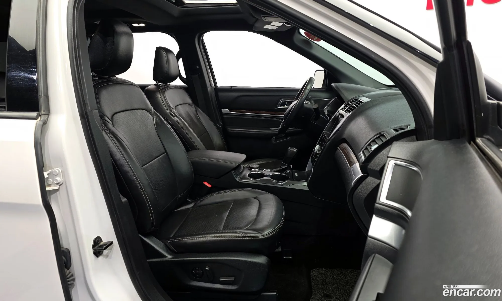 Ford Explorer 2019 1FM5K8FH9KGA25822 — 18