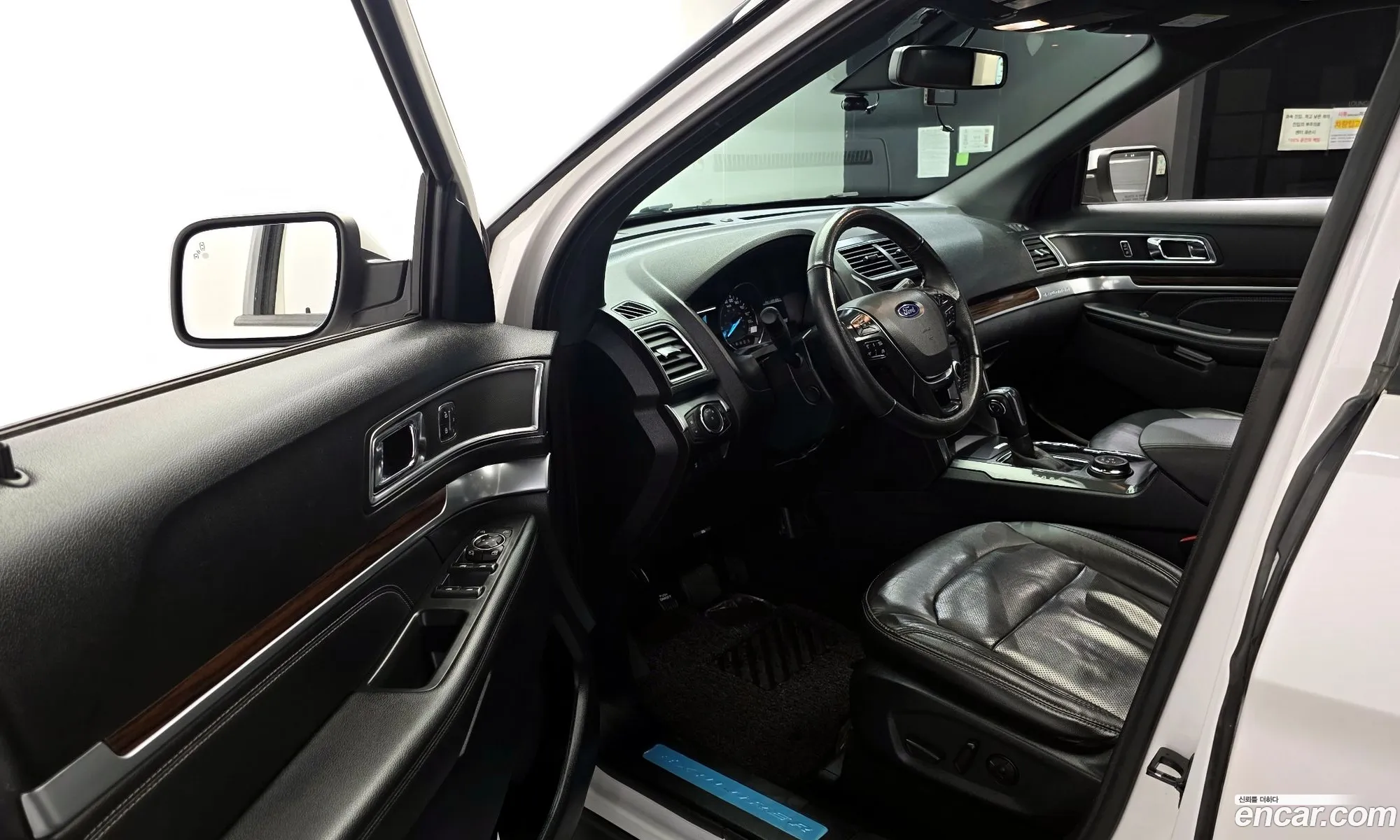 Ford Explorer 2019 1FM5K8FH9KGA25822 — 17