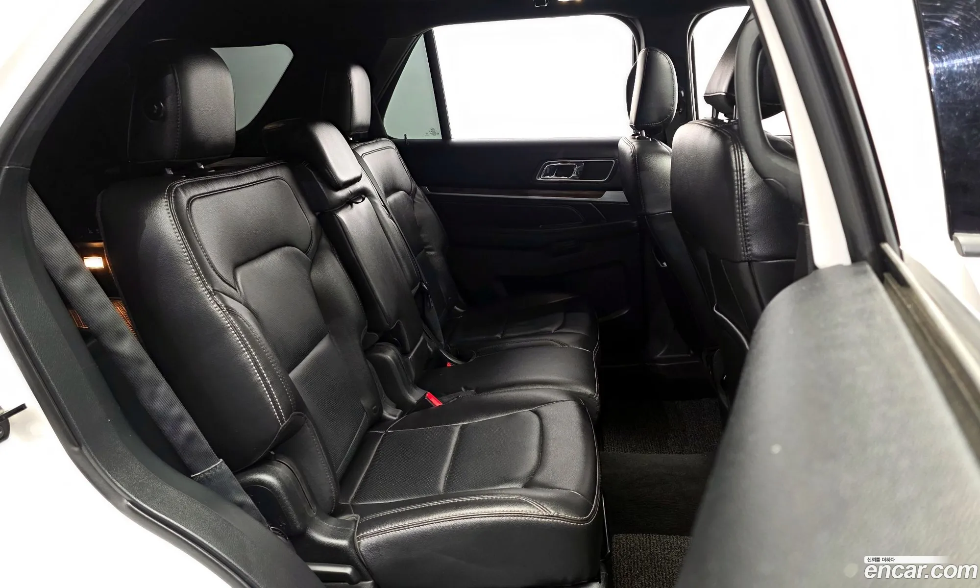 Ford Explorer 2019 1FM5K8FH9KGA25822 — 4