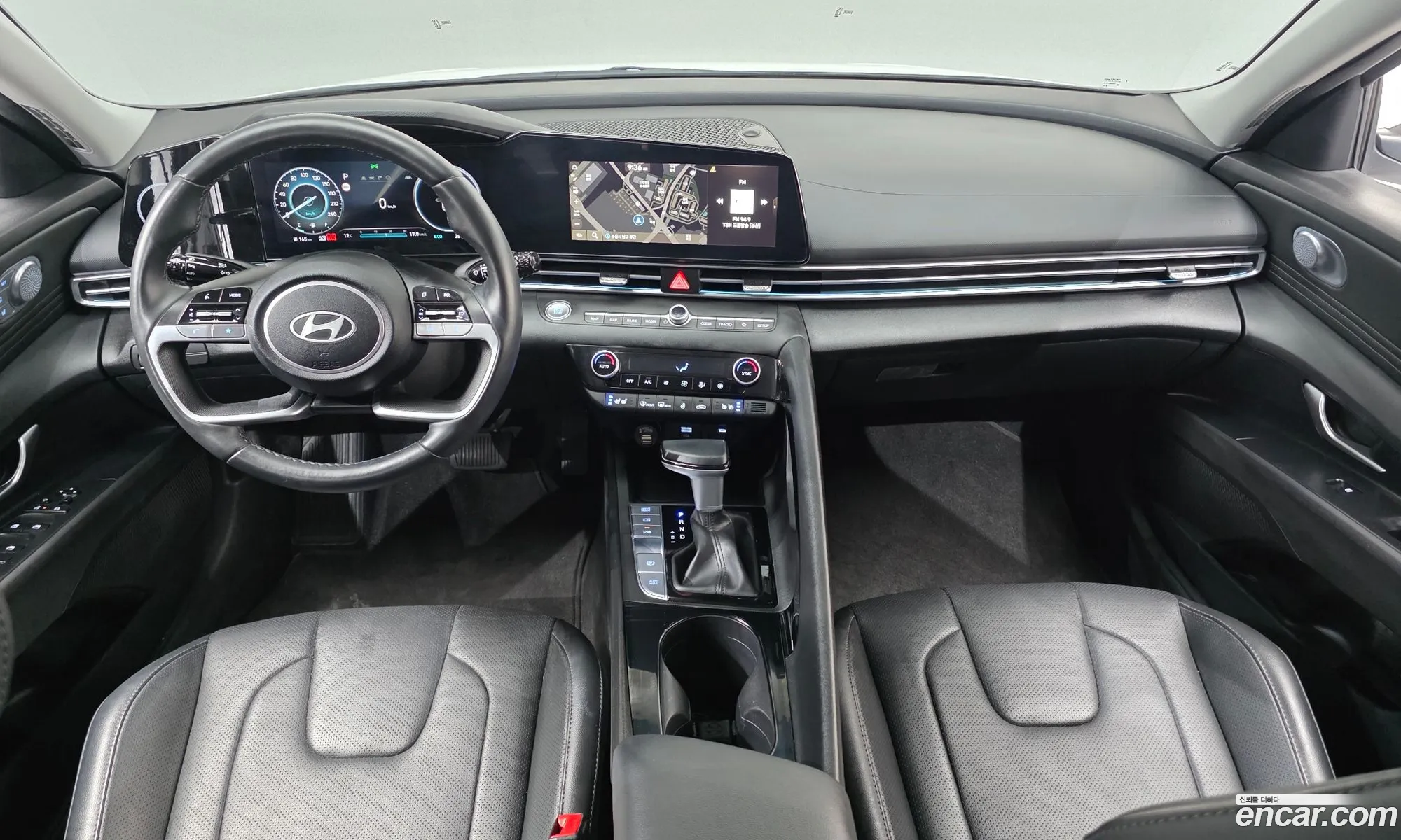 Hyundai Elantra 2024 — 2