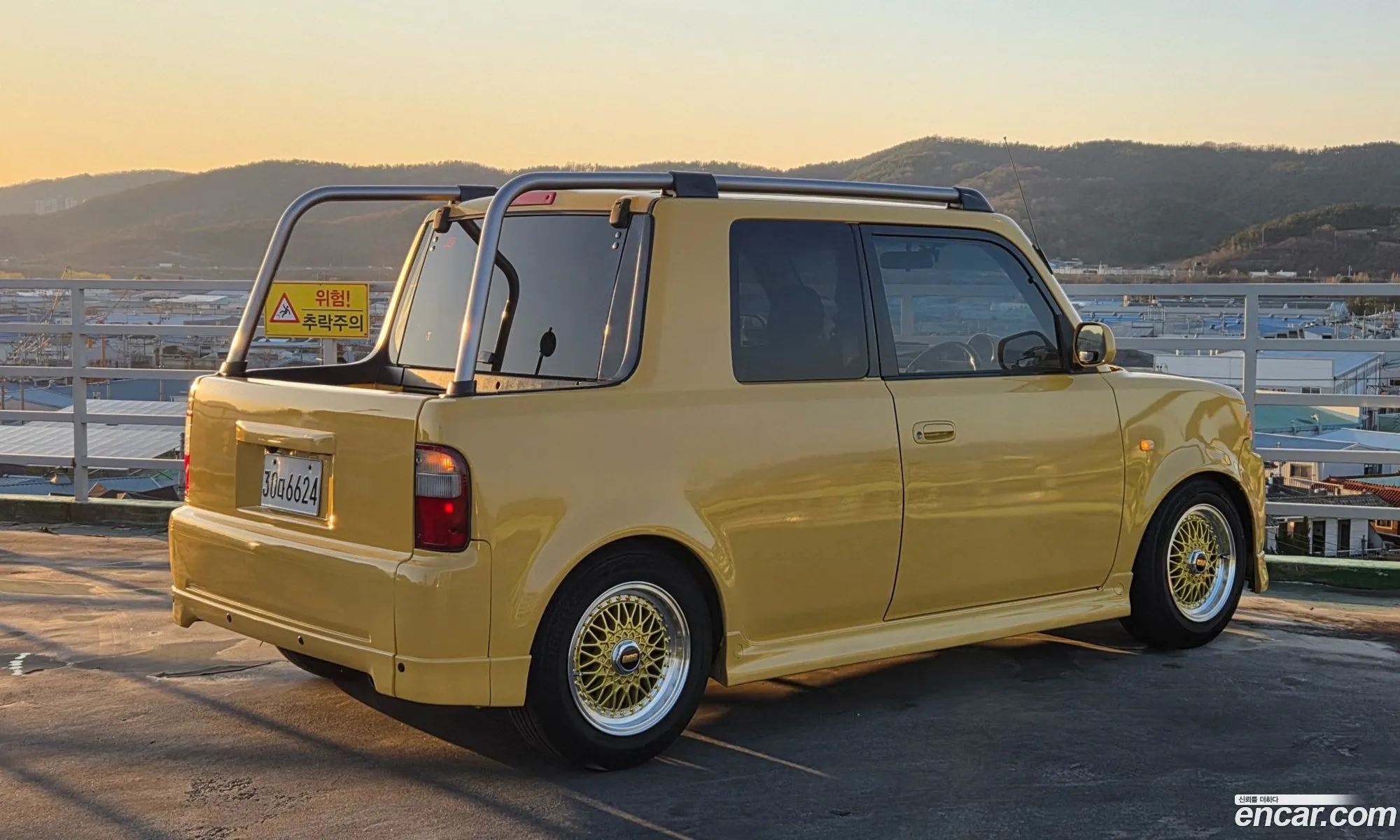 Toyota bB 2001 — 17