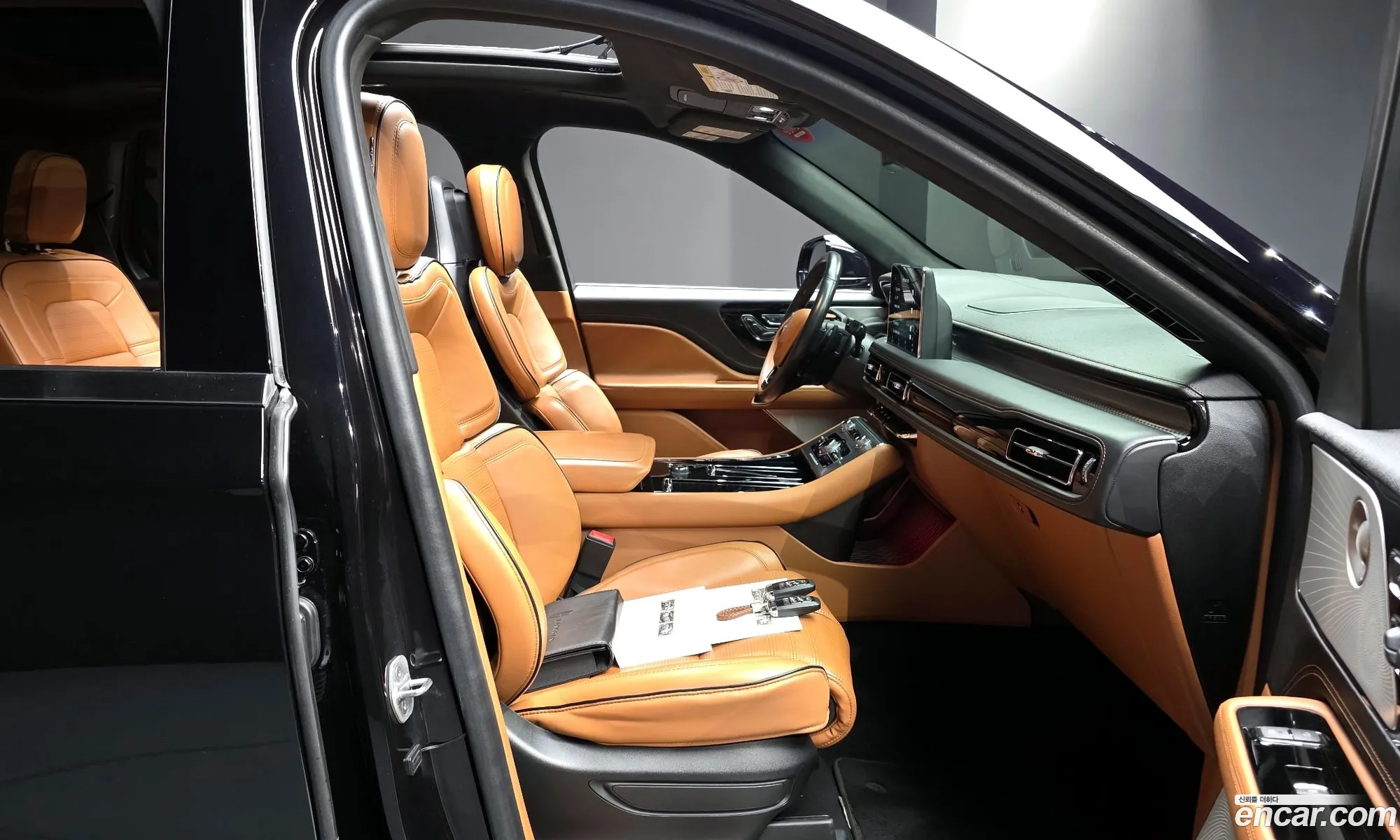 Lincoln Aviator 2023 5LM5J9XC3PGL03145 — 6