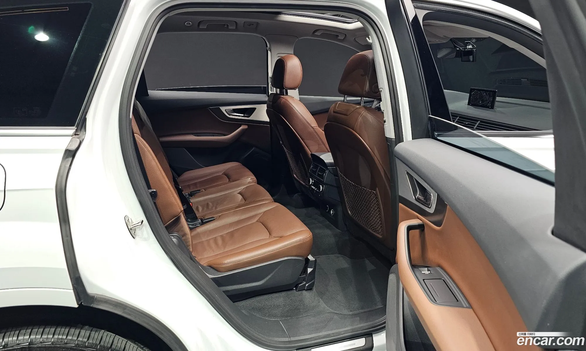 Audi Q7 2019 WAUZZZ4M0KD044121 — 5