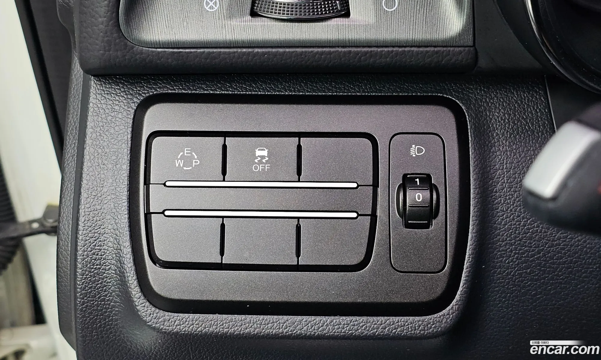 KG Mobility (SsangYong) Tivoli Armour 2017 — 6